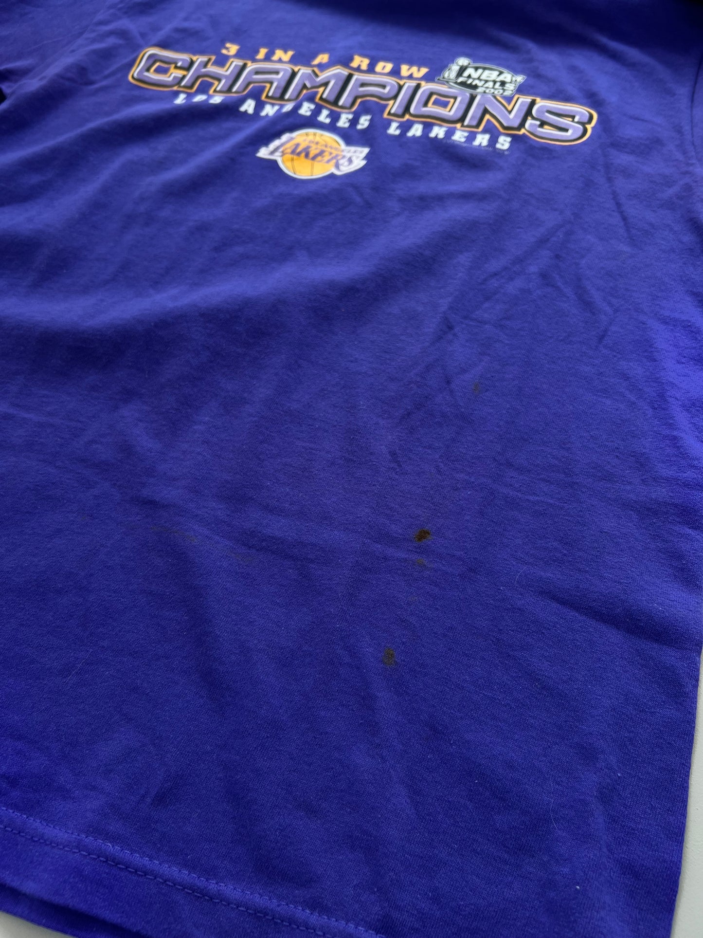 Medium 2002 LA Lakers NBA Finals T-shirt