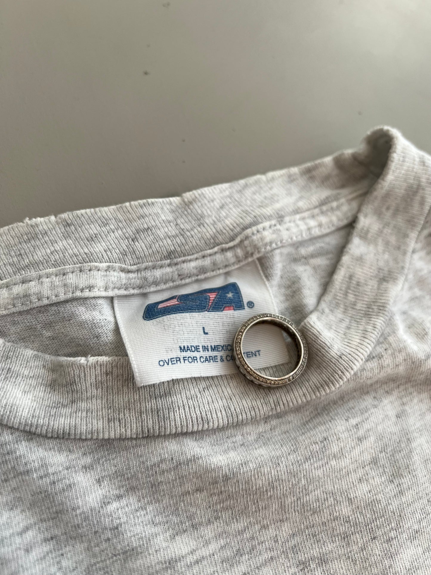 Large 1996 Charlotte Hornets Taz T-shirt