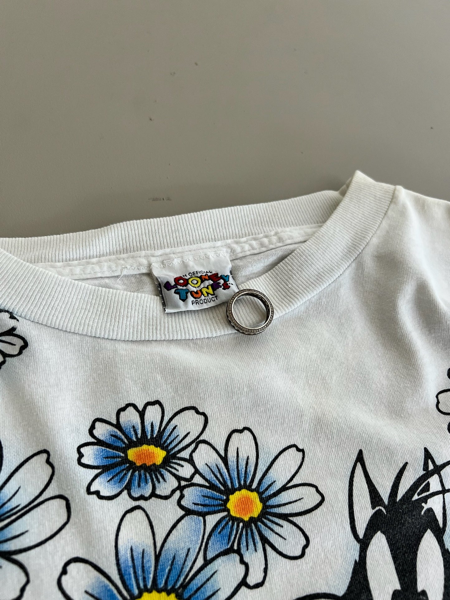 XL 1995 Looney Tunes AOP T-shirt