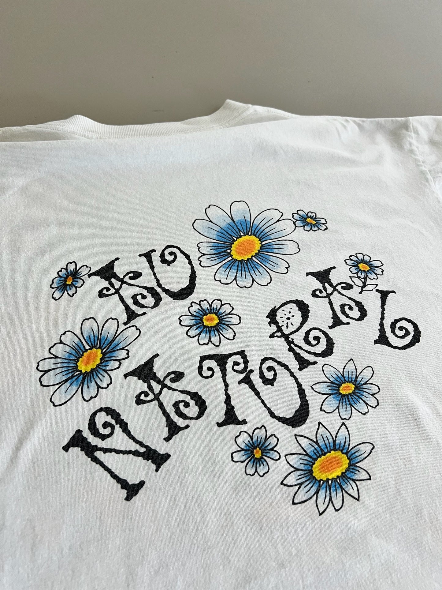 XL 1995 Looney Tunes AOP T-shirt