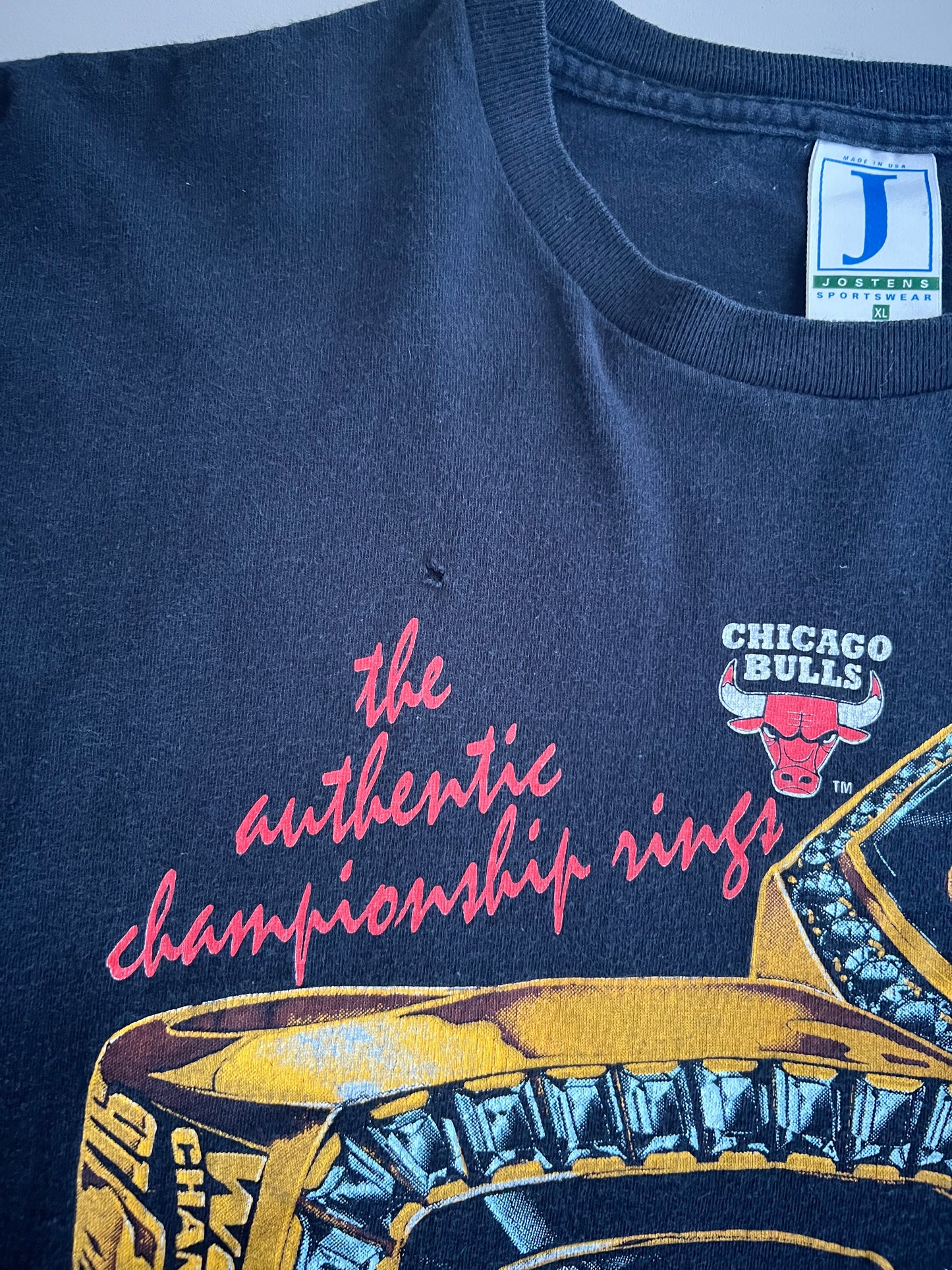 XL 1992 Chicago Bulls Championship Ring T-shirt