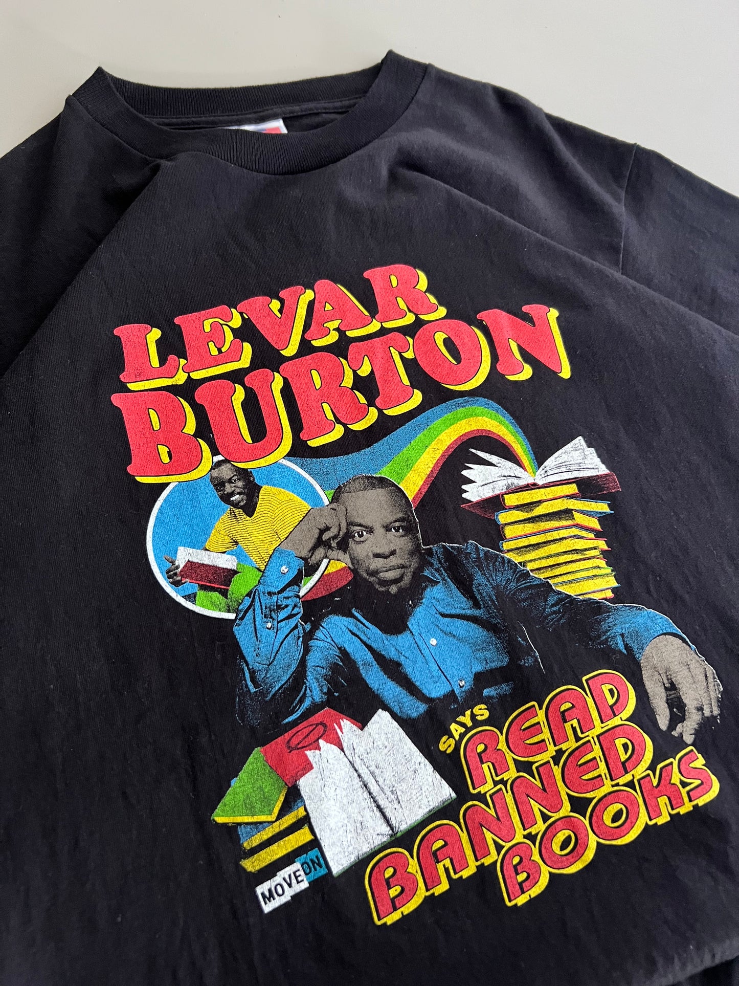 Medium 2000s Levar Burton Read Banned Books T-shirt