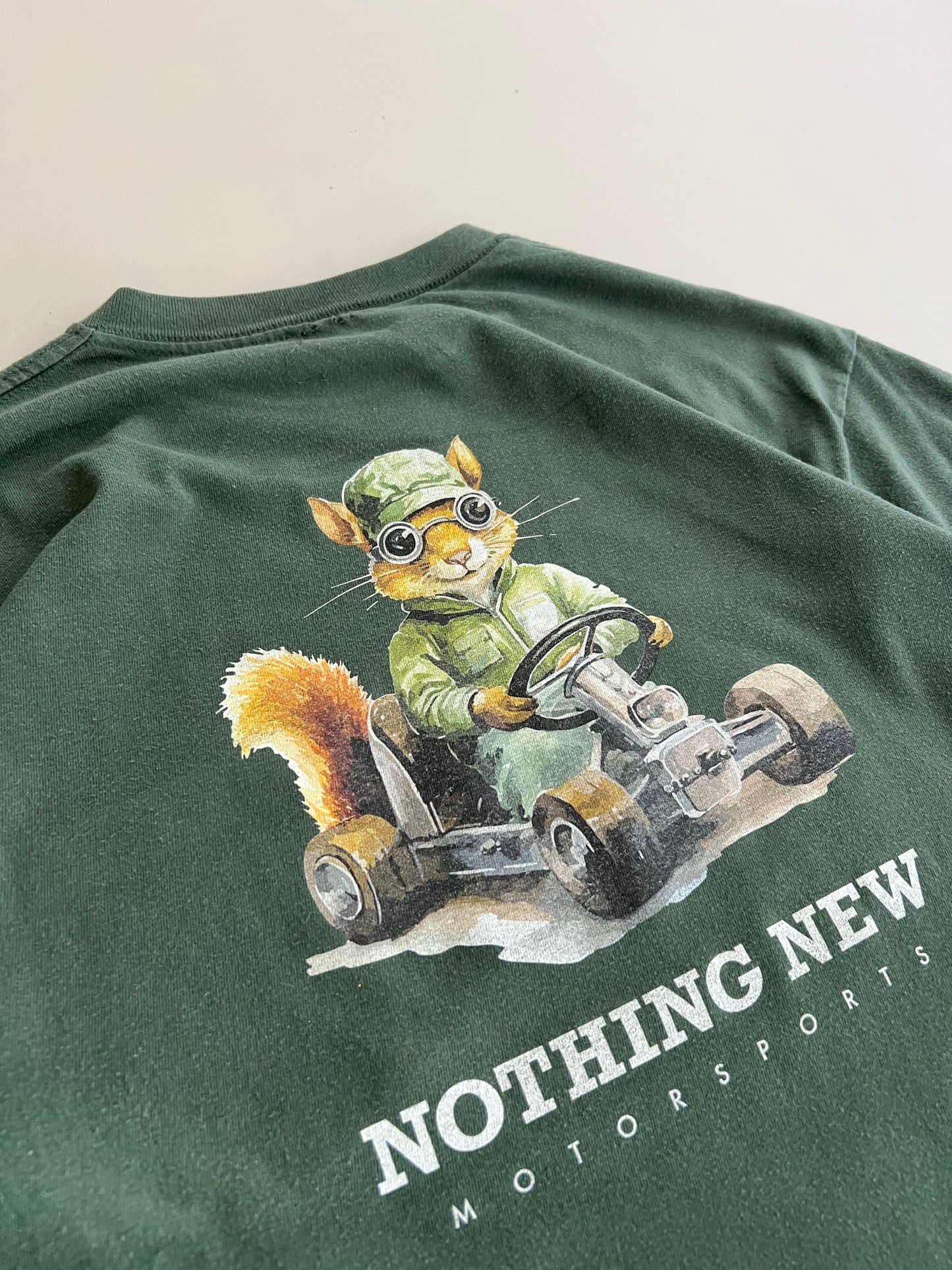 Large 90s Forest Green Squirrel Shop Merch
