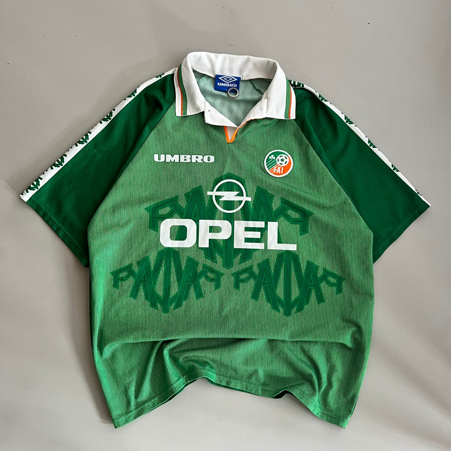 Large 1995 Ireland National Team Umbro Kit