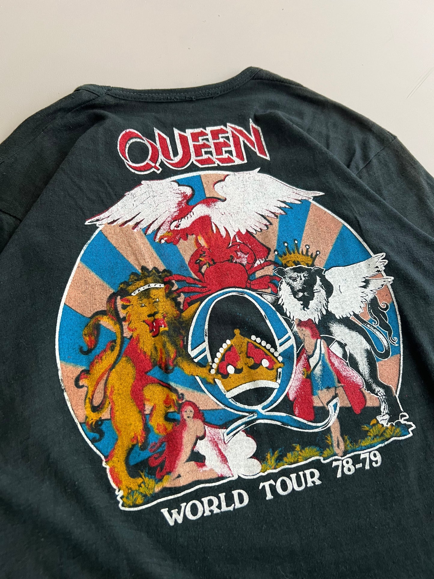 XL 1979 Queen World Tour T-shirt