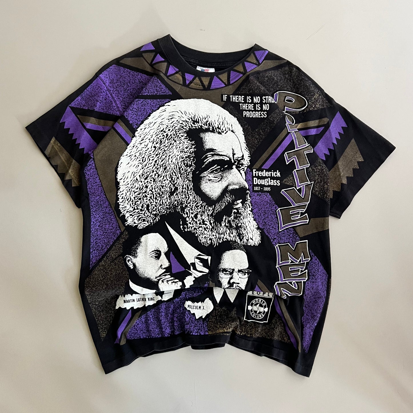 Large 90s Positive Men World Colors T-shirt