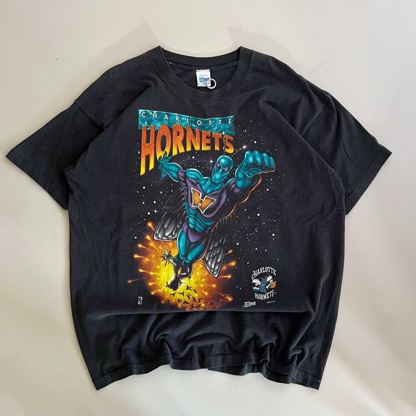 XL 90s Charlotte Hornets Super Hugo T-shirt