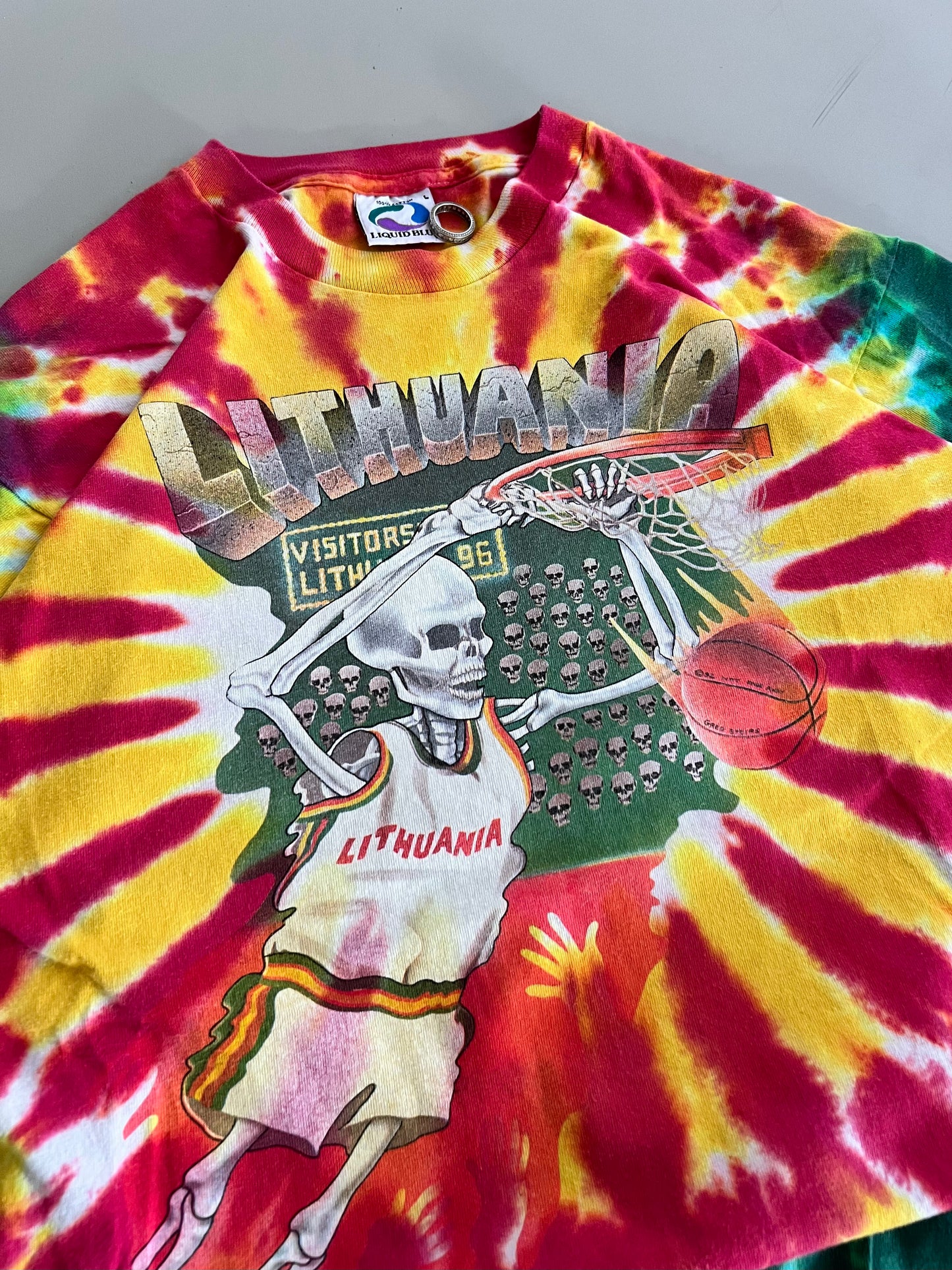 Large 1992 Grateful Dead Lithuania T-shirt