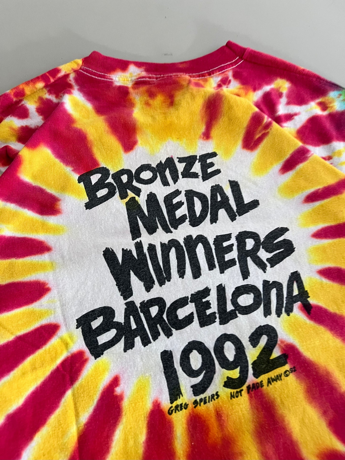 Large 1992 Grateful Dead Lithuania T-shirt