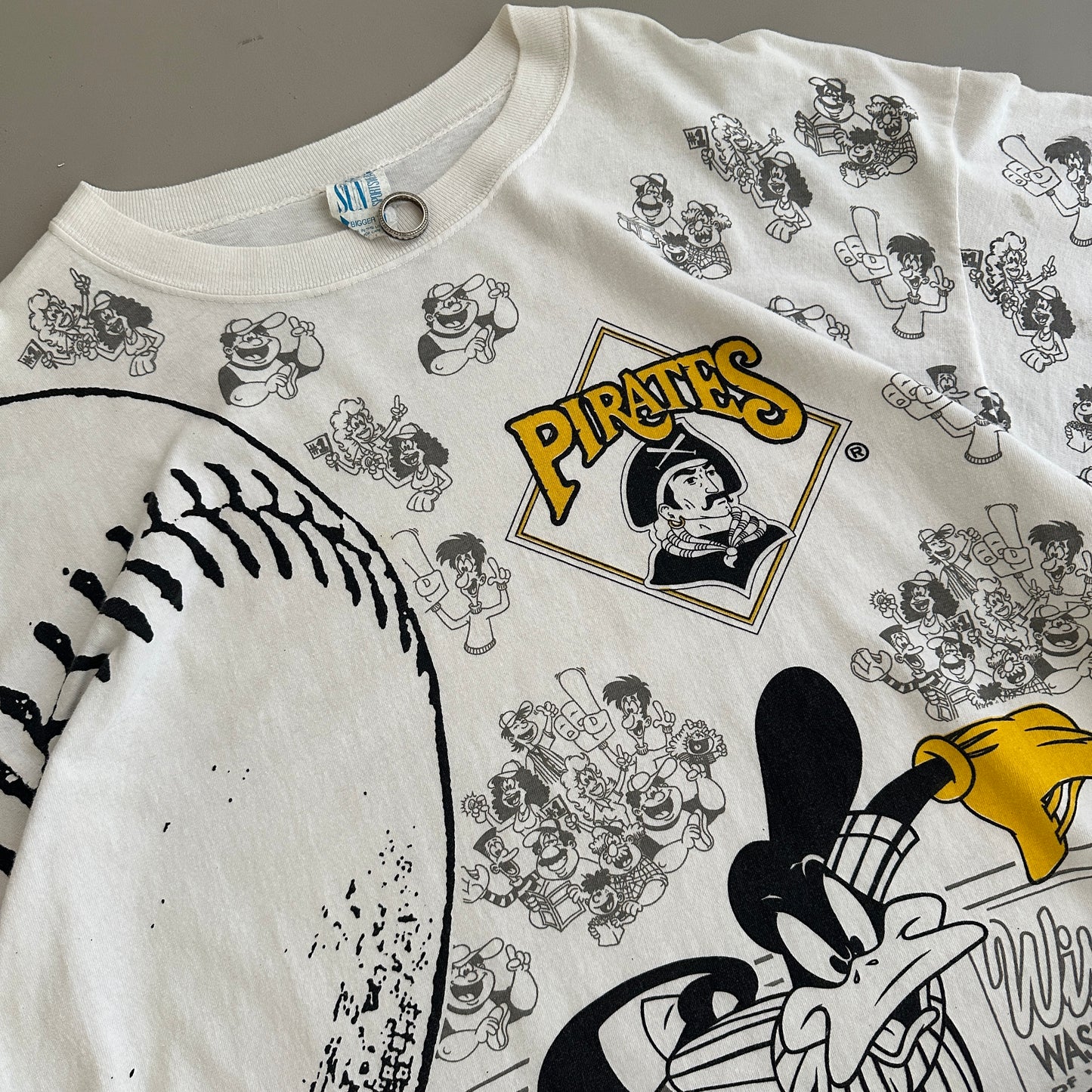 XL 1992 Pittsburgh Pirates Looney Tunes AOP T-shirt