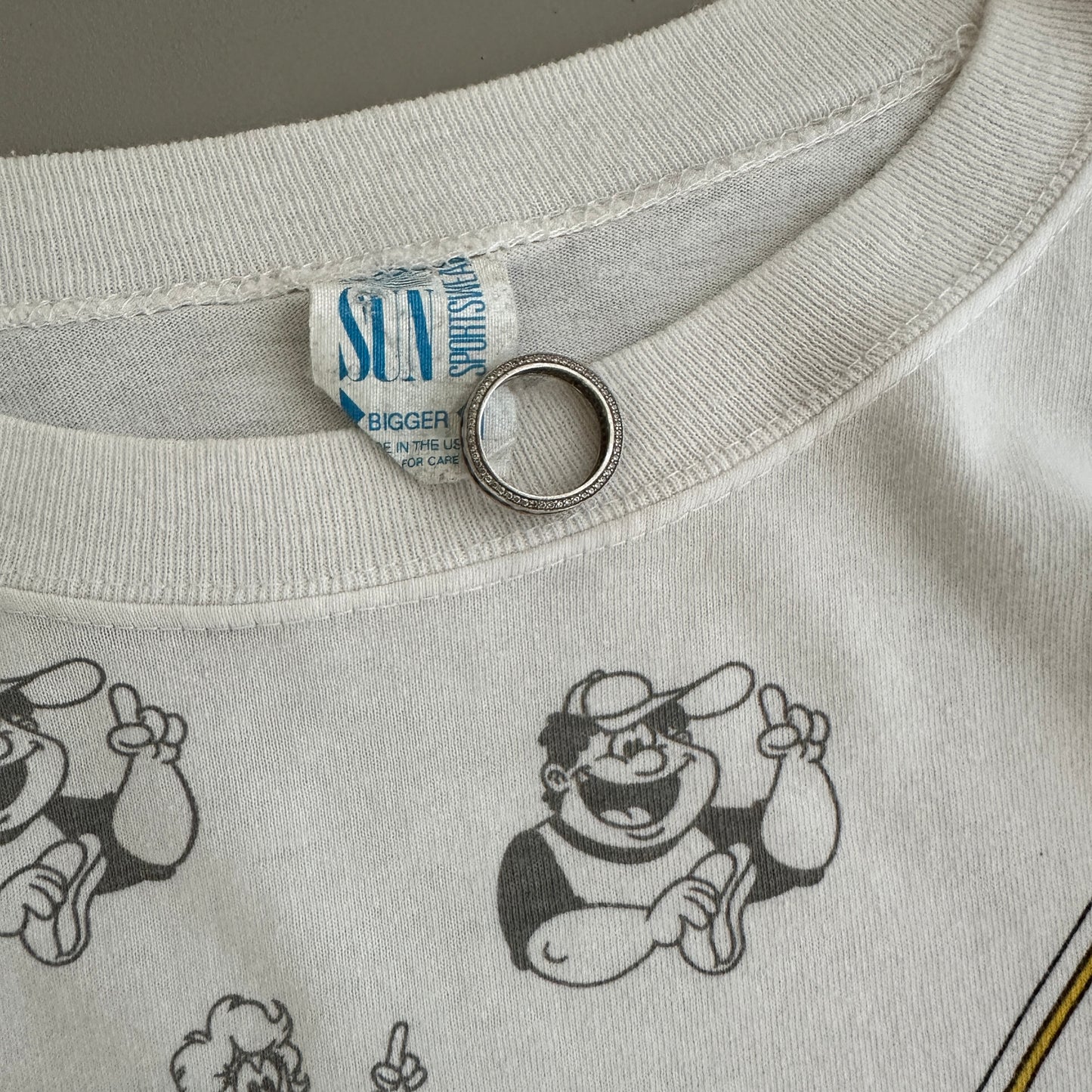XL 1992 Pittsburgh Pirates Looney Tunes AOP T-shirt