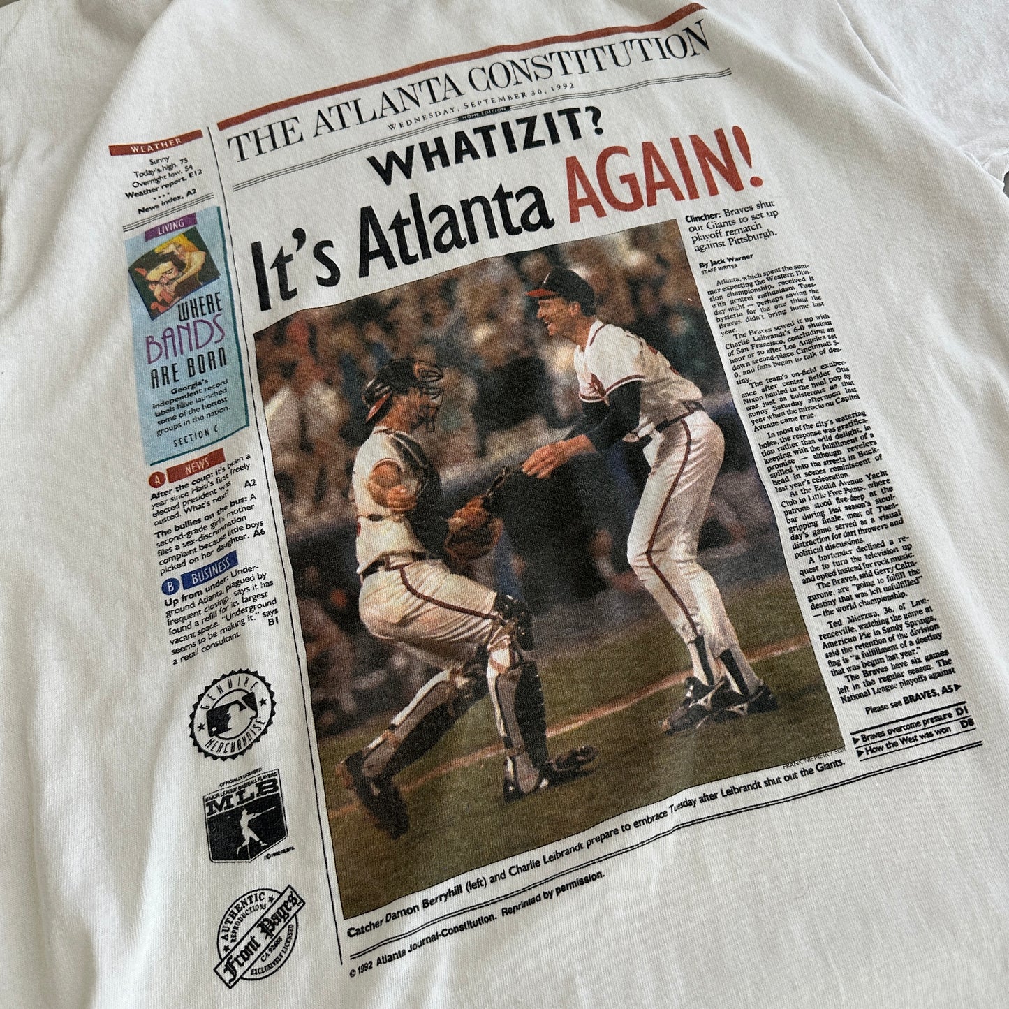 Large 1992 Atlanta Braves Atlanta Constitution Newspaper T-shirt
