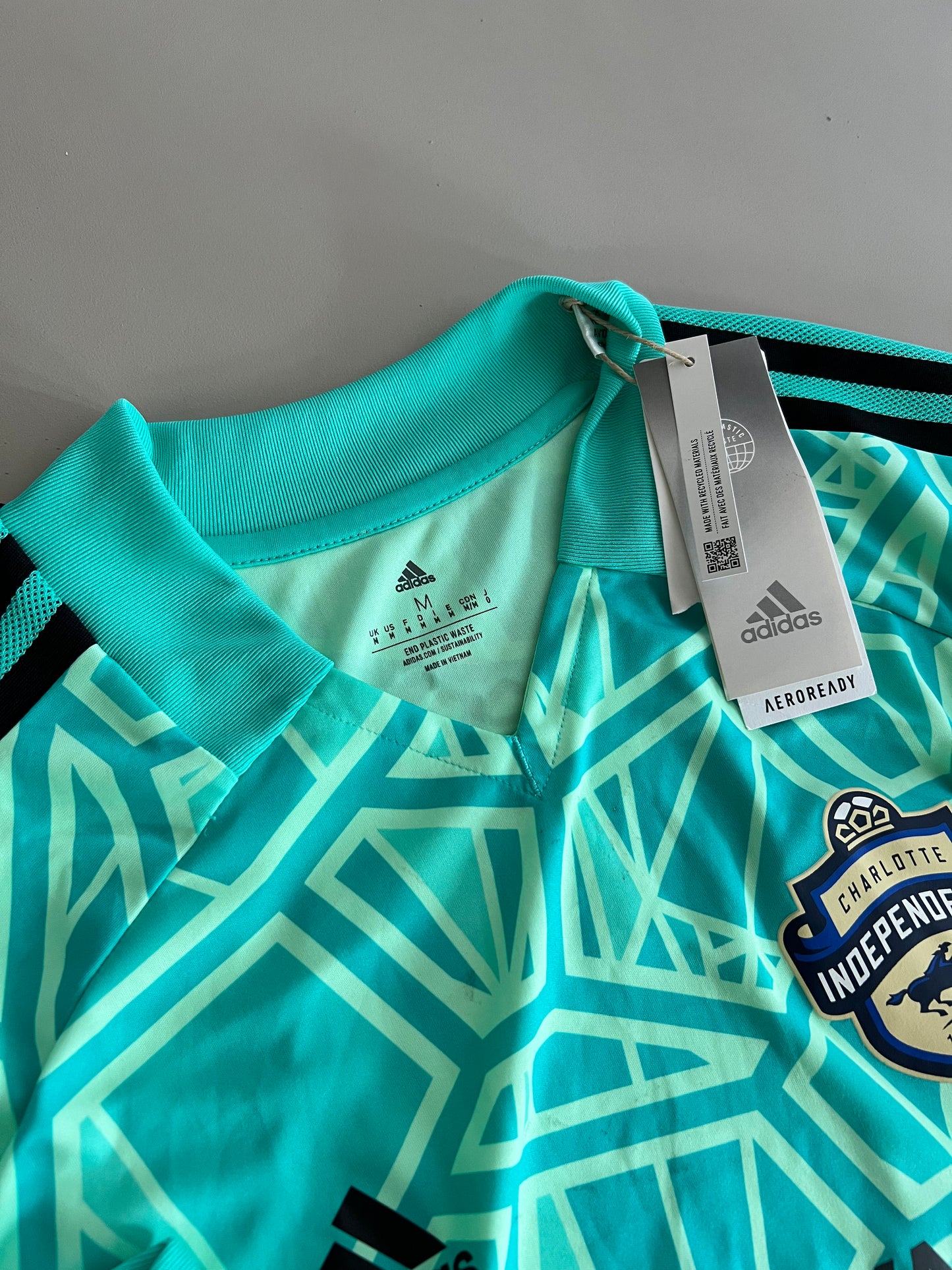 Medium Adidas Charlotte Independence Kit