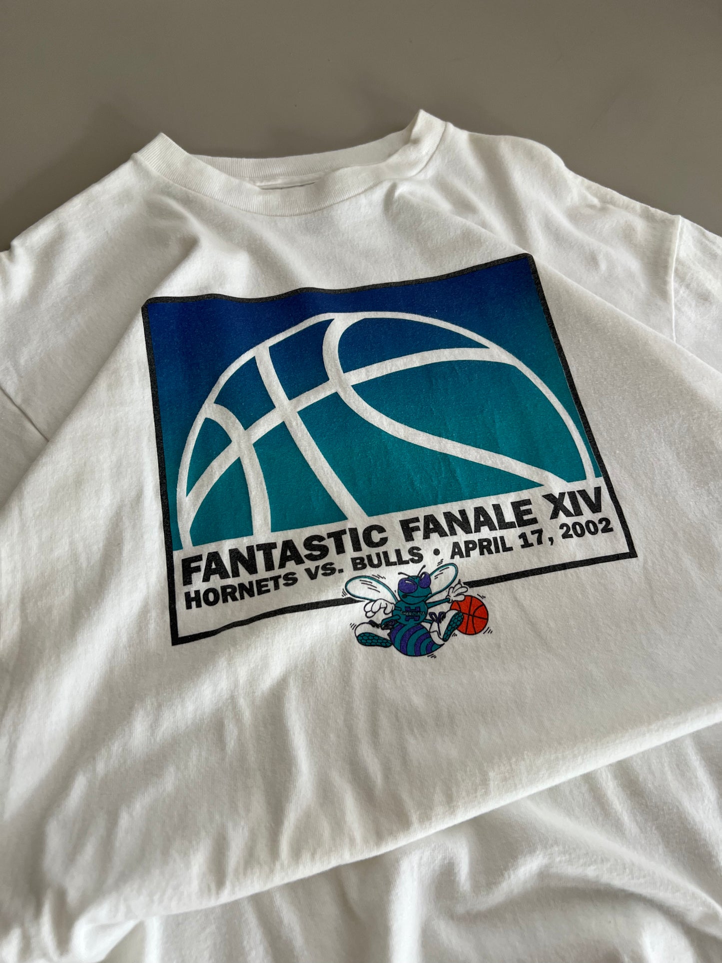 XL 2002 Charlotte Hornets Fantastic Finale T-shirt