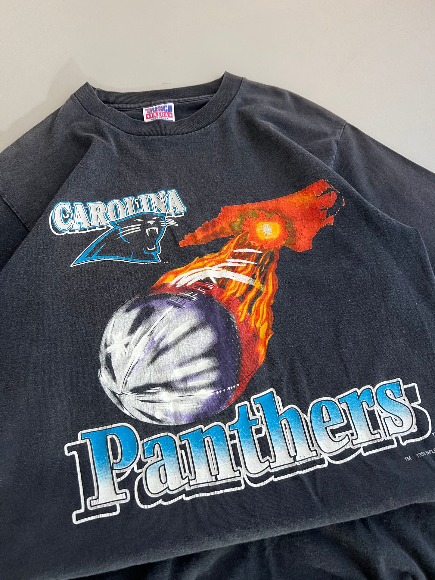 Large 1994 Carolina Panthers Flaming Football T-shirt