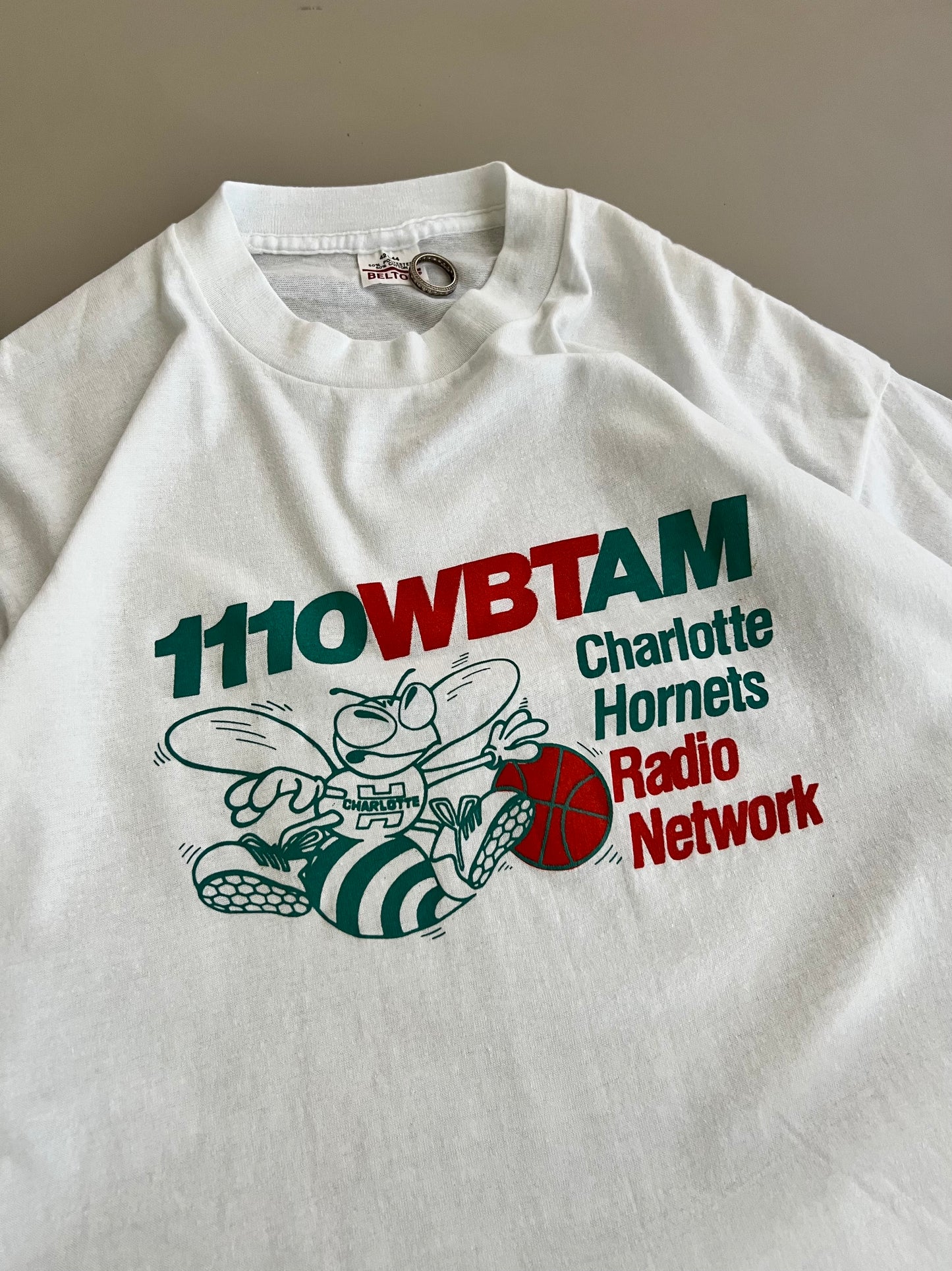 Large 80s Charlotte Hornets WBTAM T-shirt