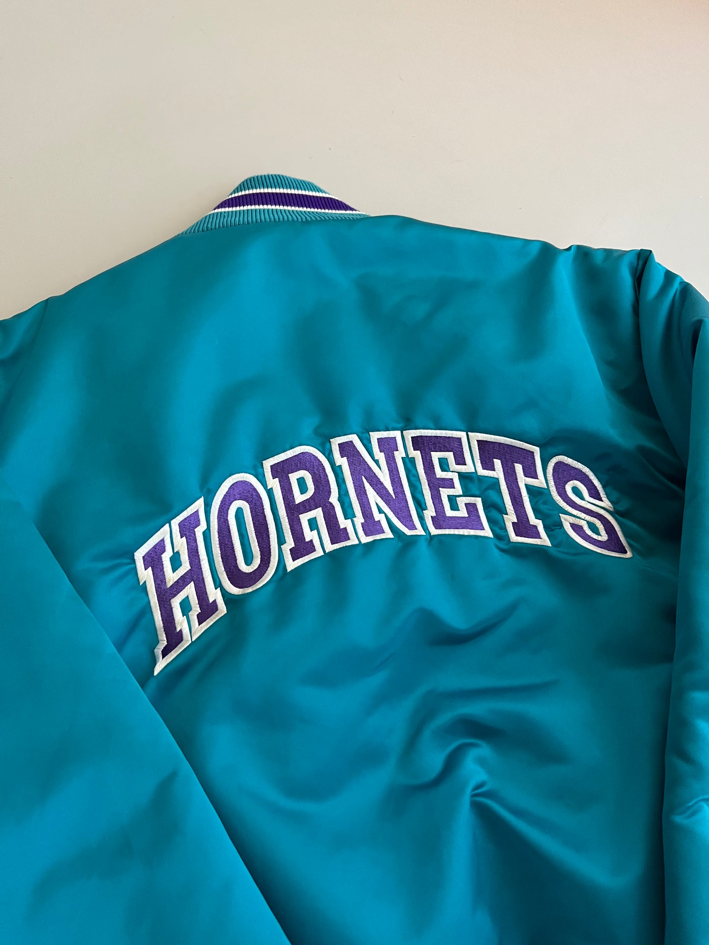 Medium 80s Charlotte Hornets DeLong Satin Jacket