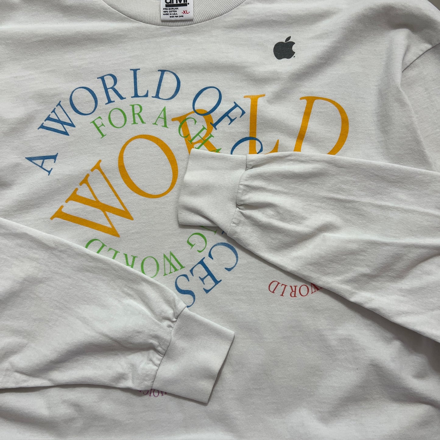 XL 1990s Apple World of Choices T-shirt