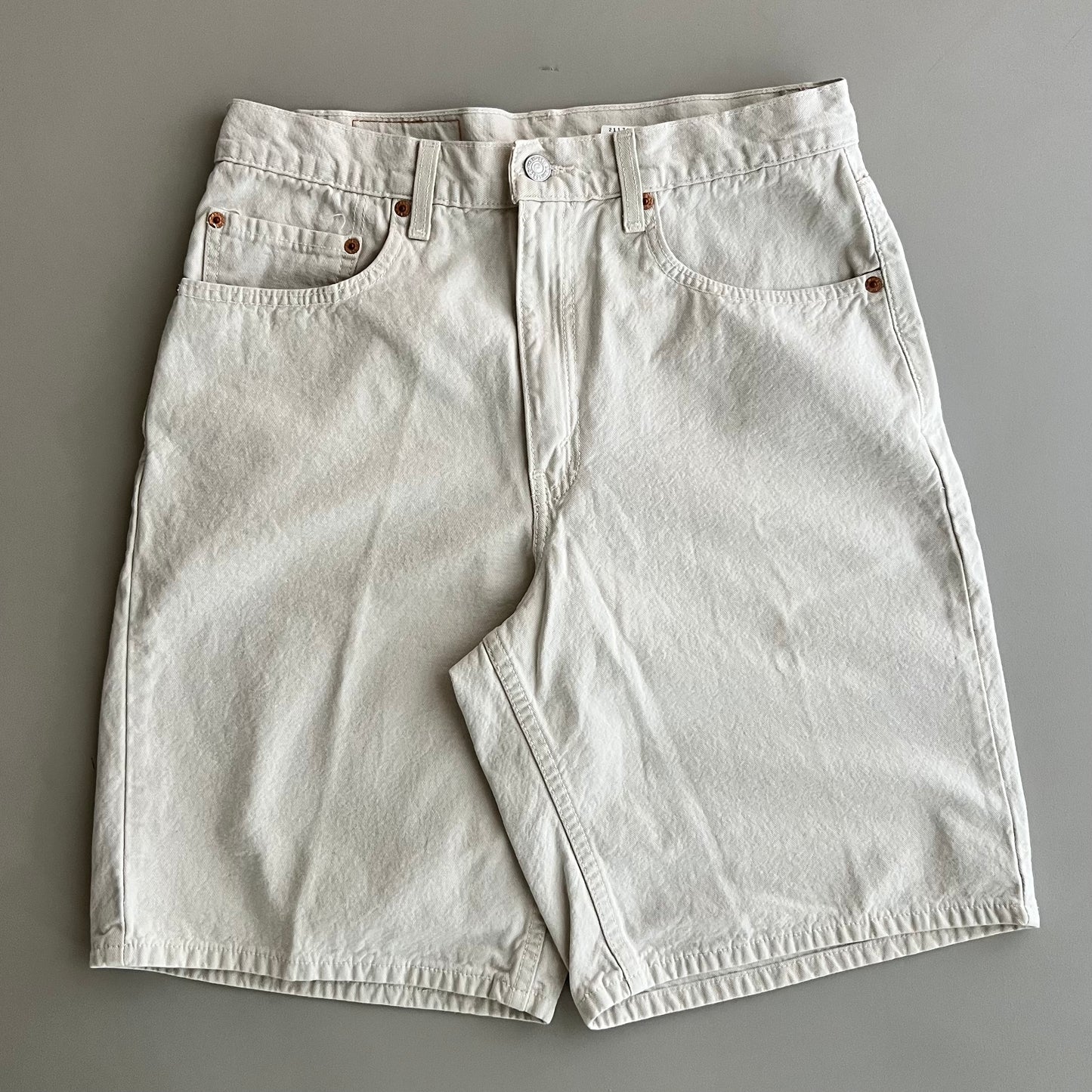 30" Levi's 550 Ecru Denim Shorts