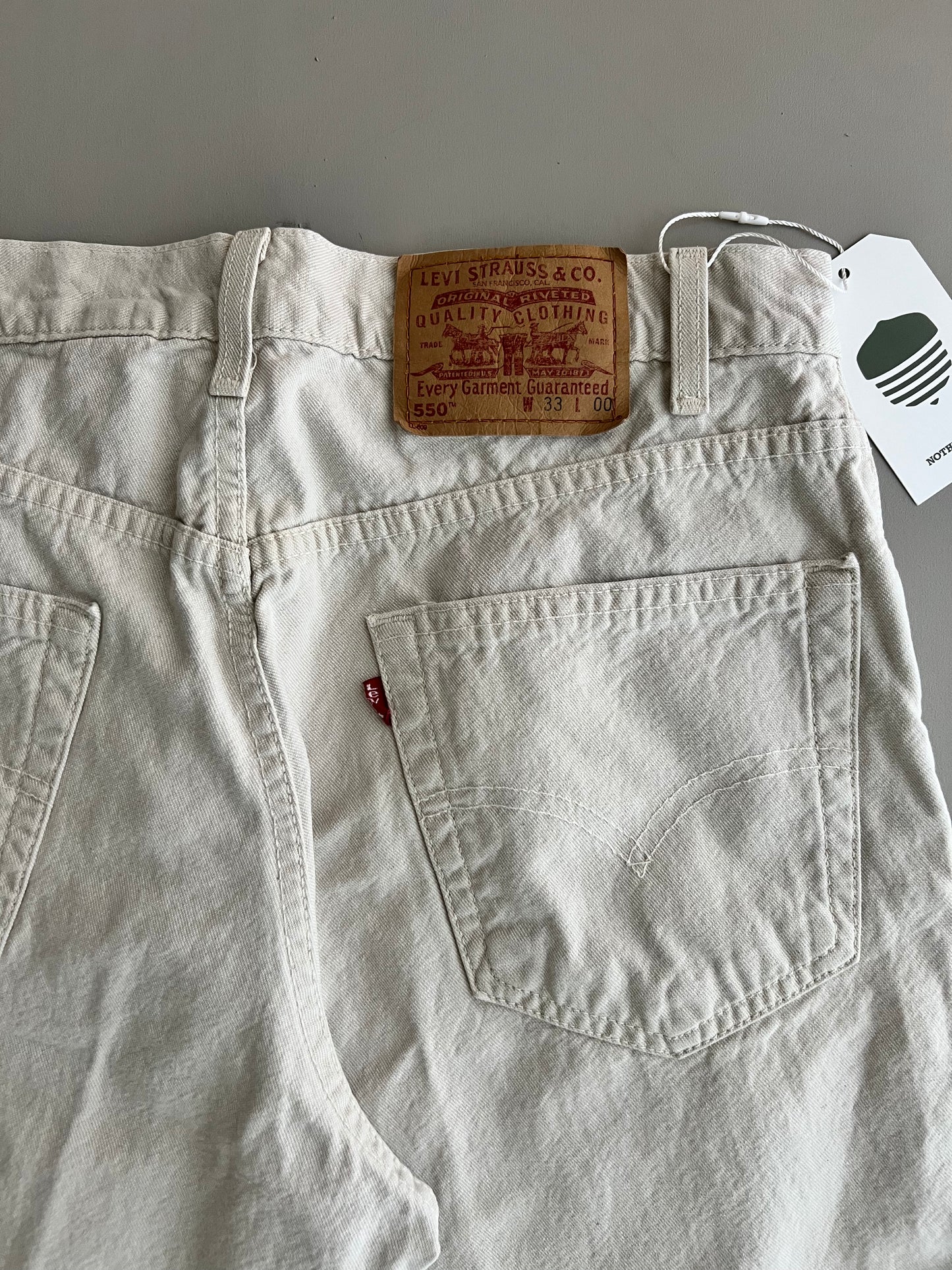 30" Levi's 550 Ecru Denim Shorts