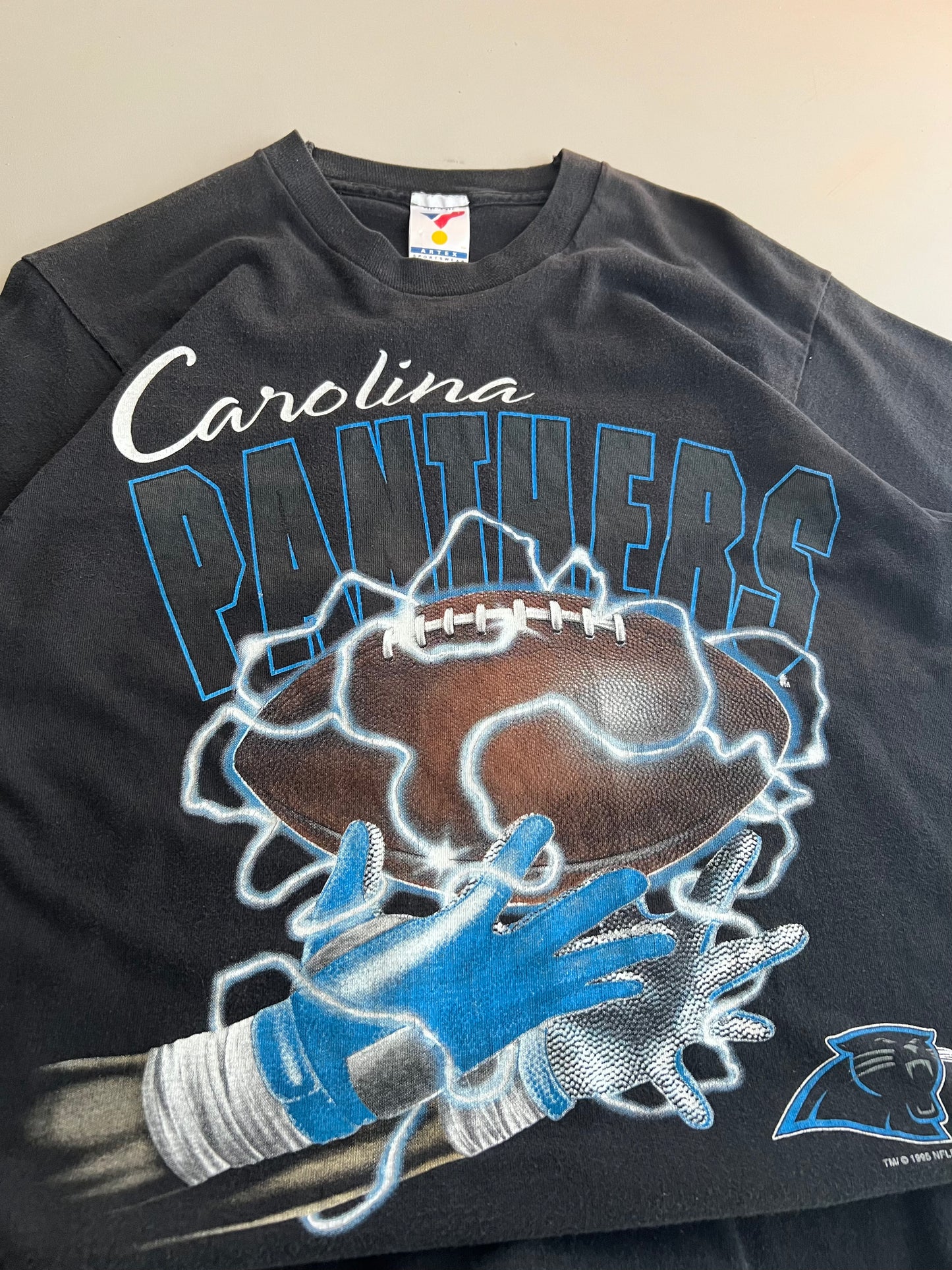 Large 1995 Carolina Panthers Lightning T-shirt