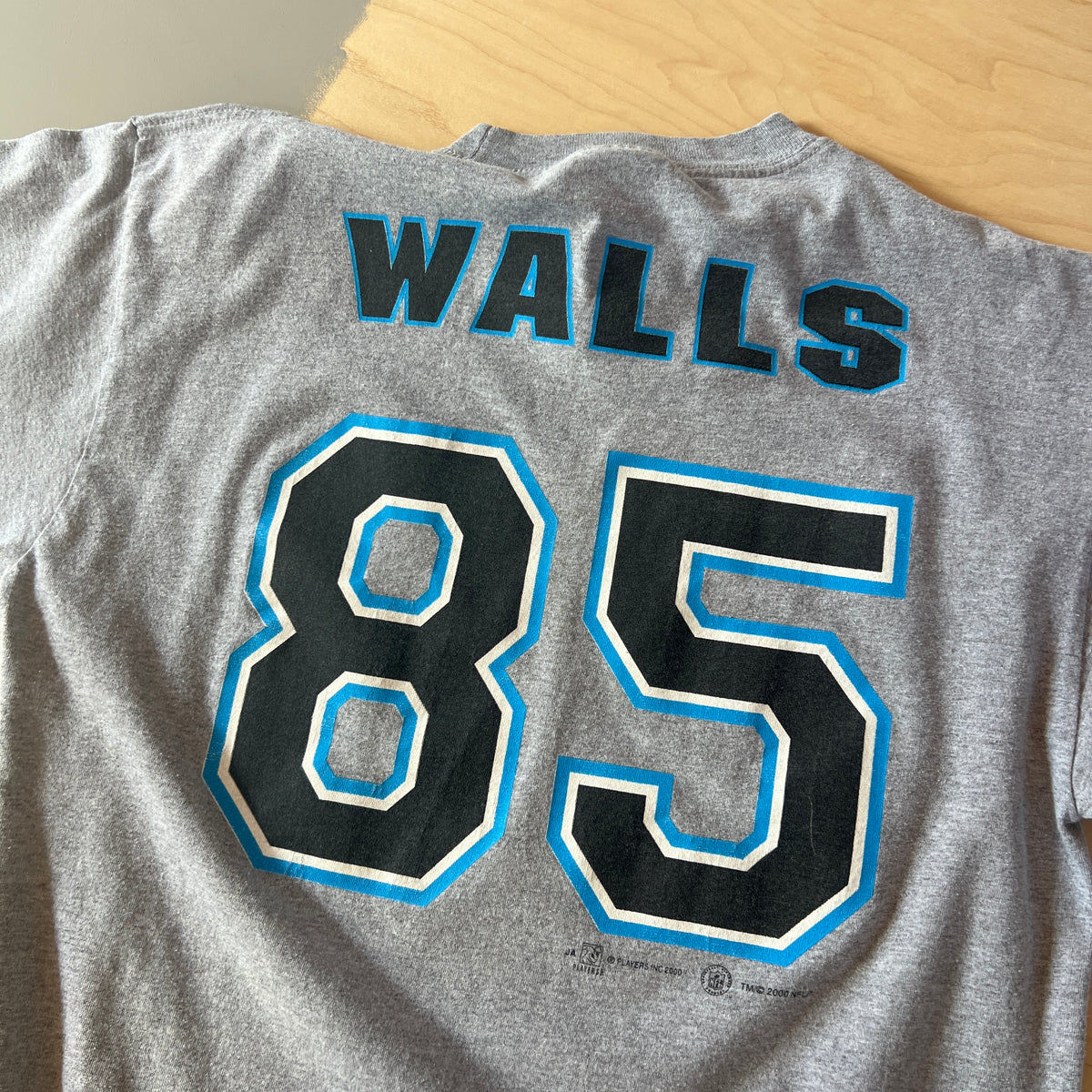 XL 2000 Carolina Panthers Wesley Walls T-shirt
