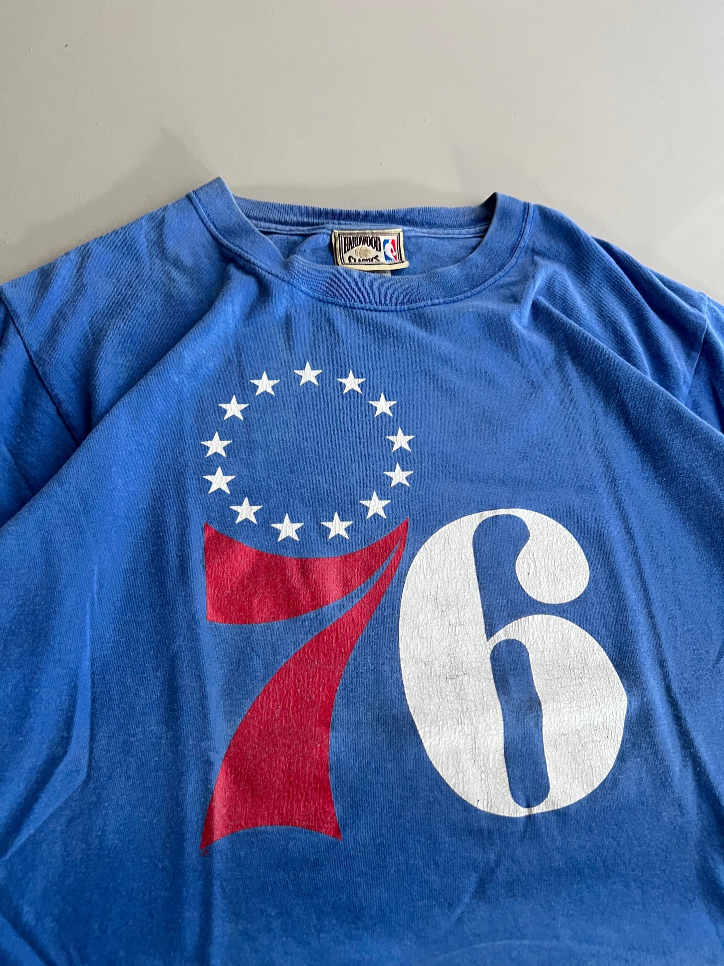Medium 90s 76ers T-shirt
