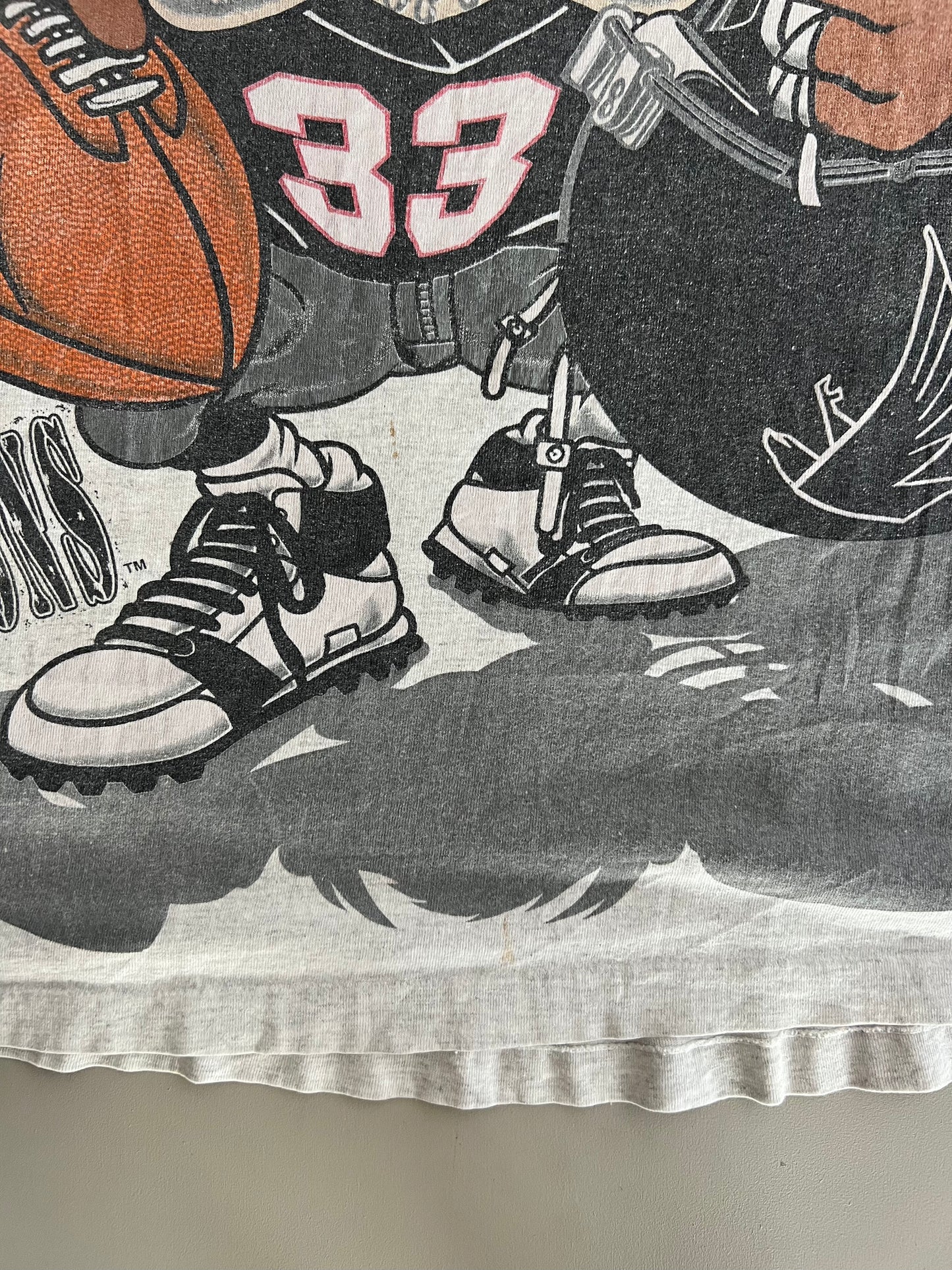 XL 1994 Atlanta Falcons Taz AOP T-shirt