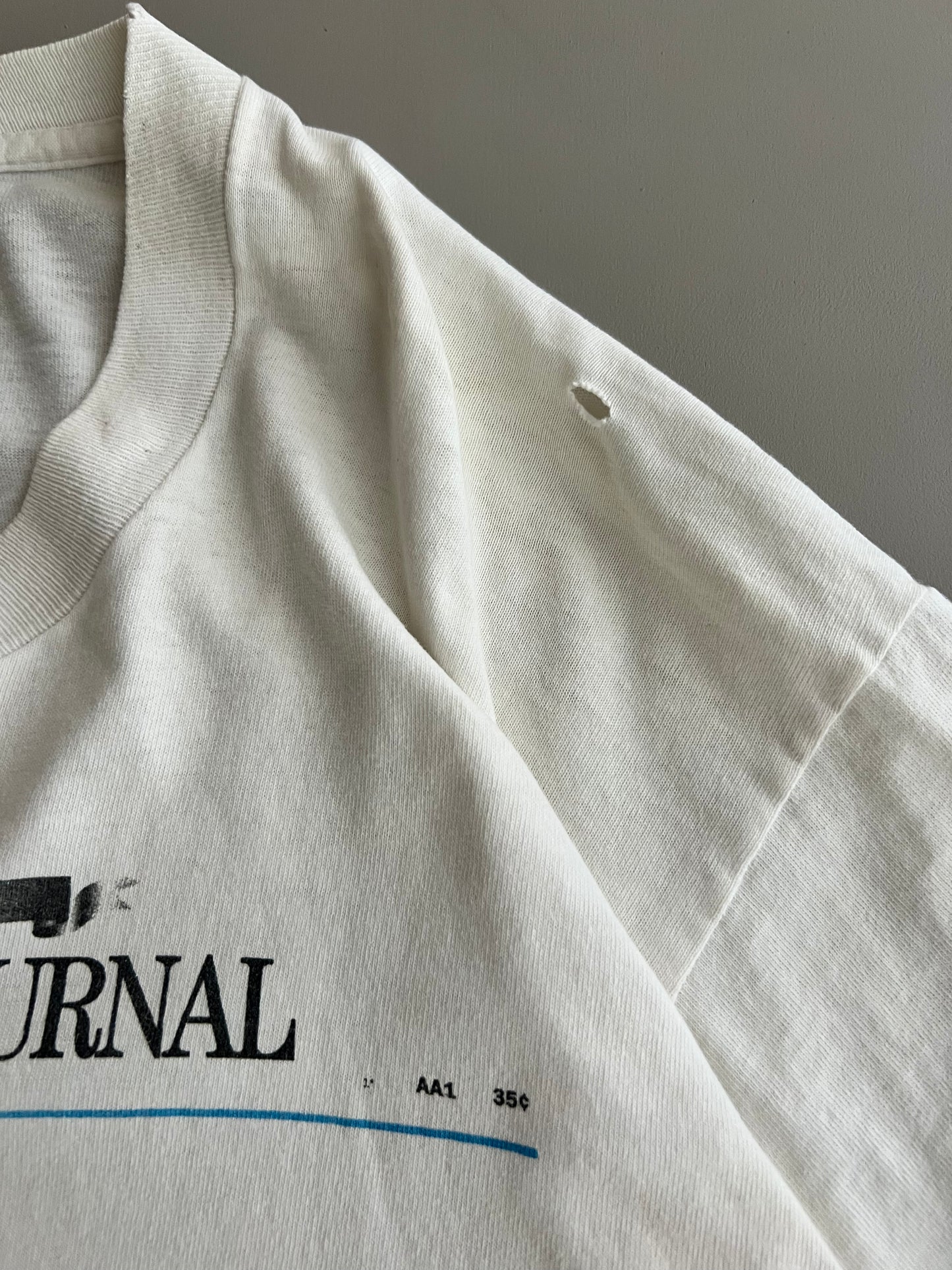 Large 1995 Cleveland Indians Newspaper T-shirt