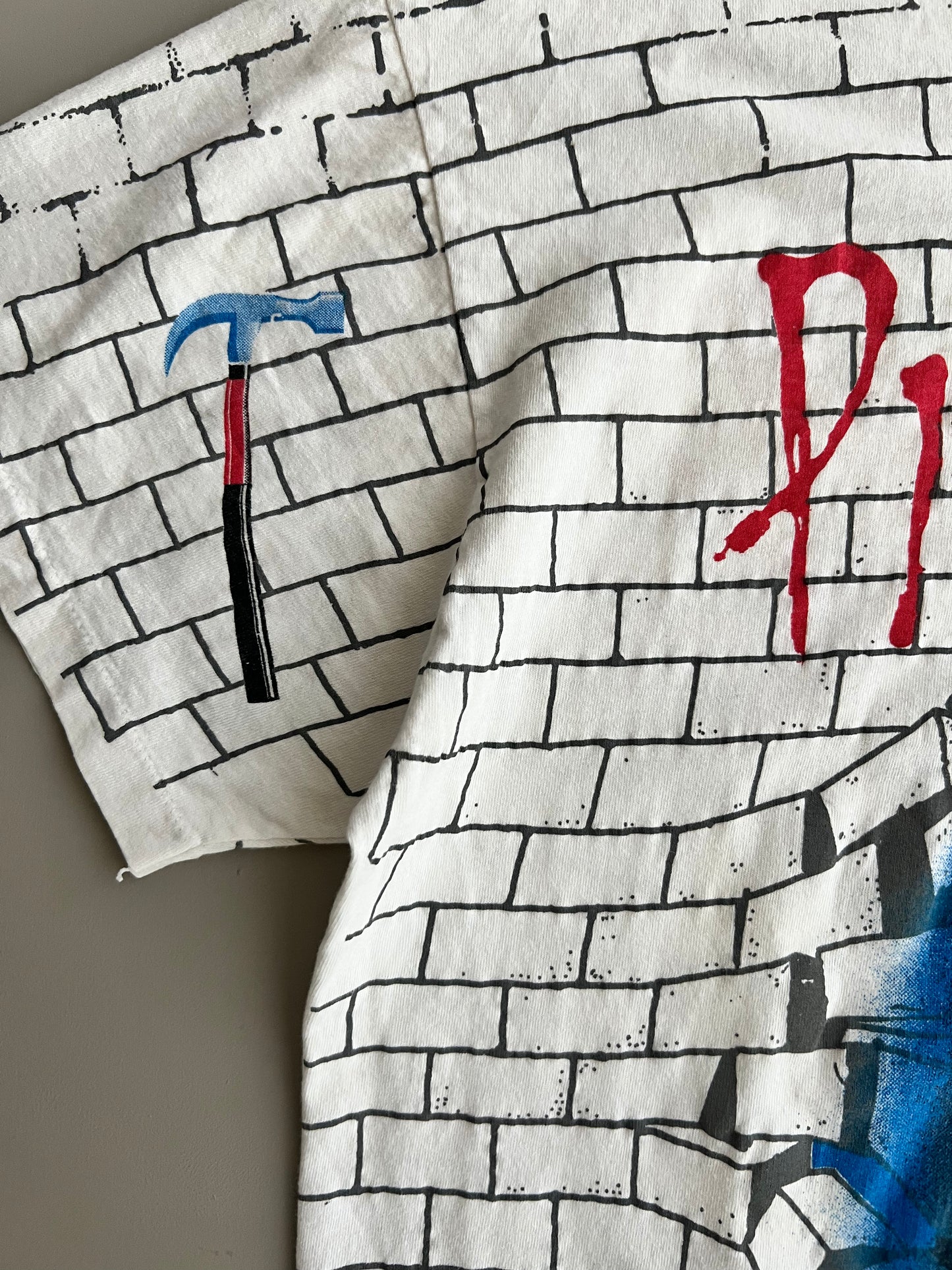 Large 1993 Pink Floyd The Wall AOP T-shirt