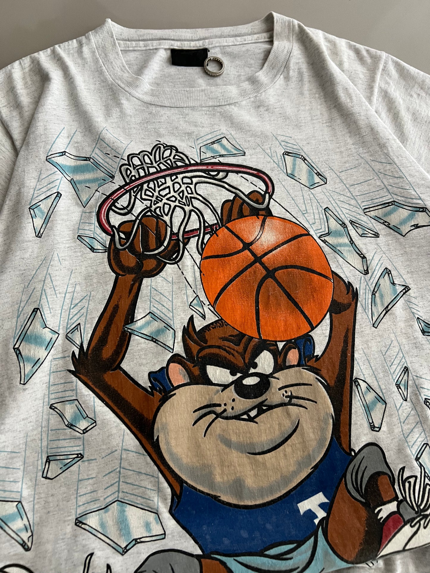 Large 1993 Taz Dunking T-shirt