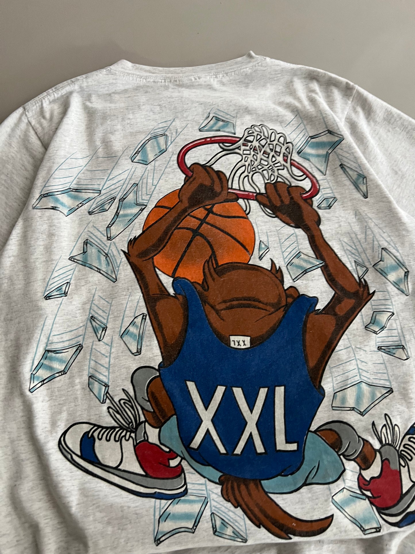 Large 1993 Taz Dunking T-shirt