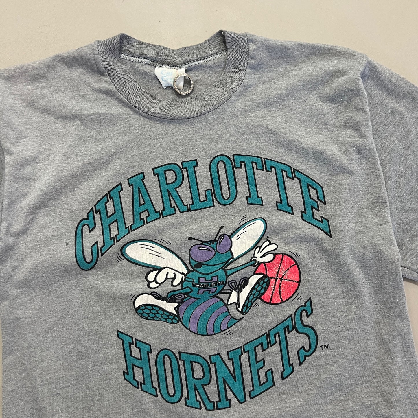 Large 1980s Charlotte Hornets T-shirt