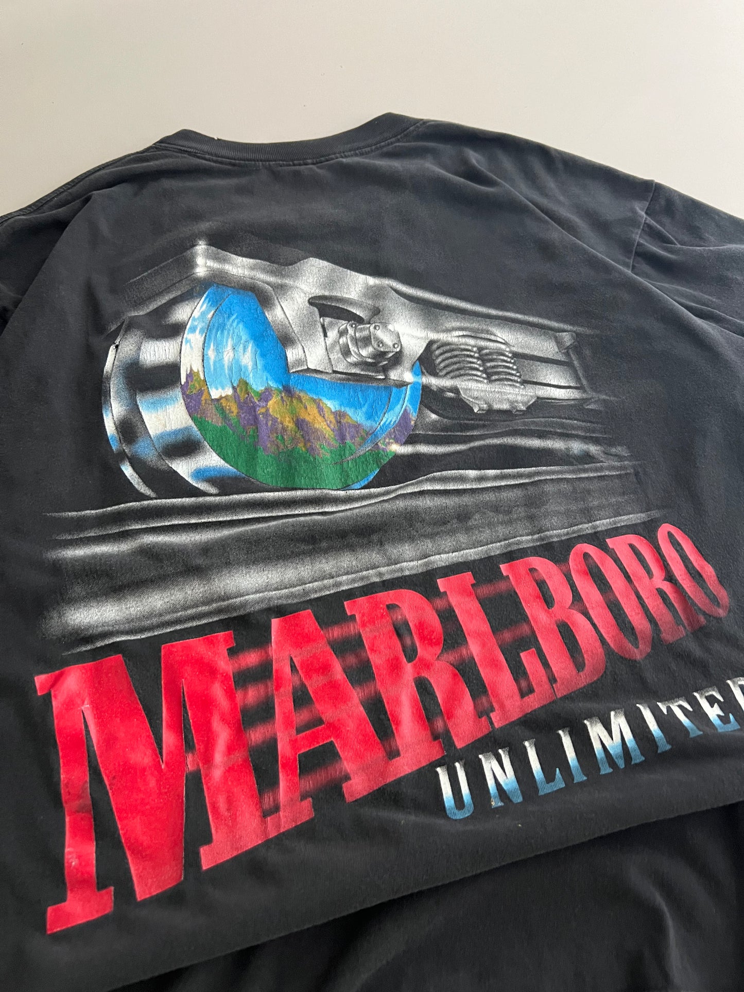 Large 90s Marlboro Unlimited T-shirt