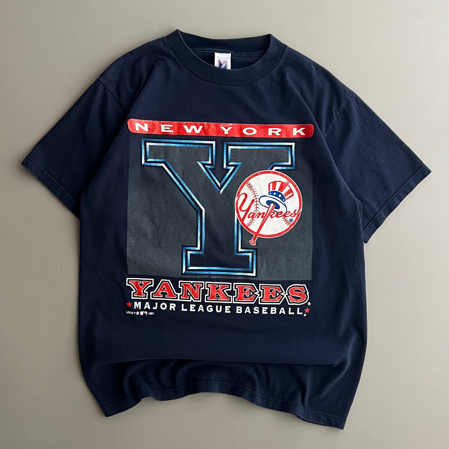 Large 1997 New York Yankees T-shirt