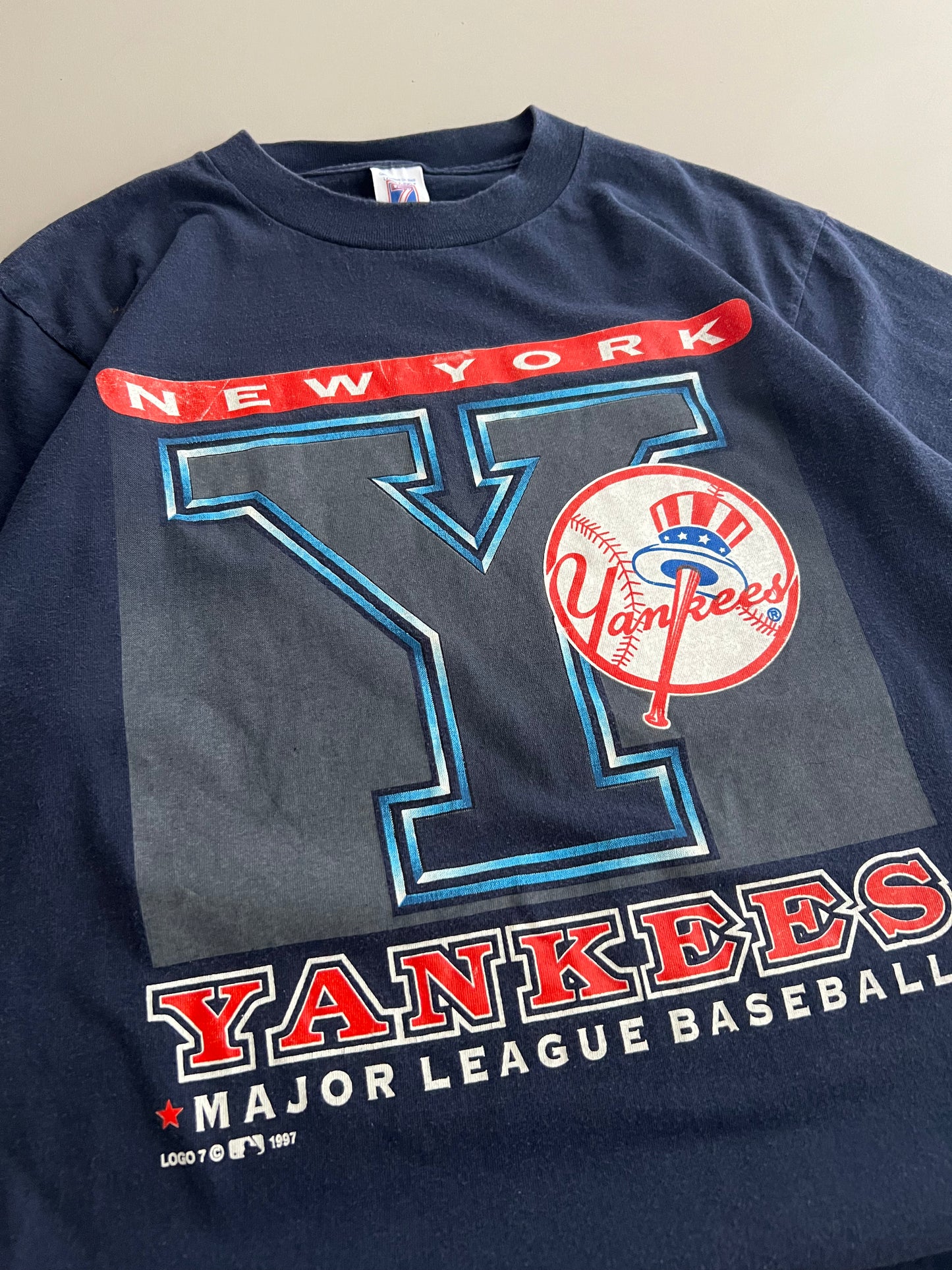 Large 1997 New York Yankees T-shirt