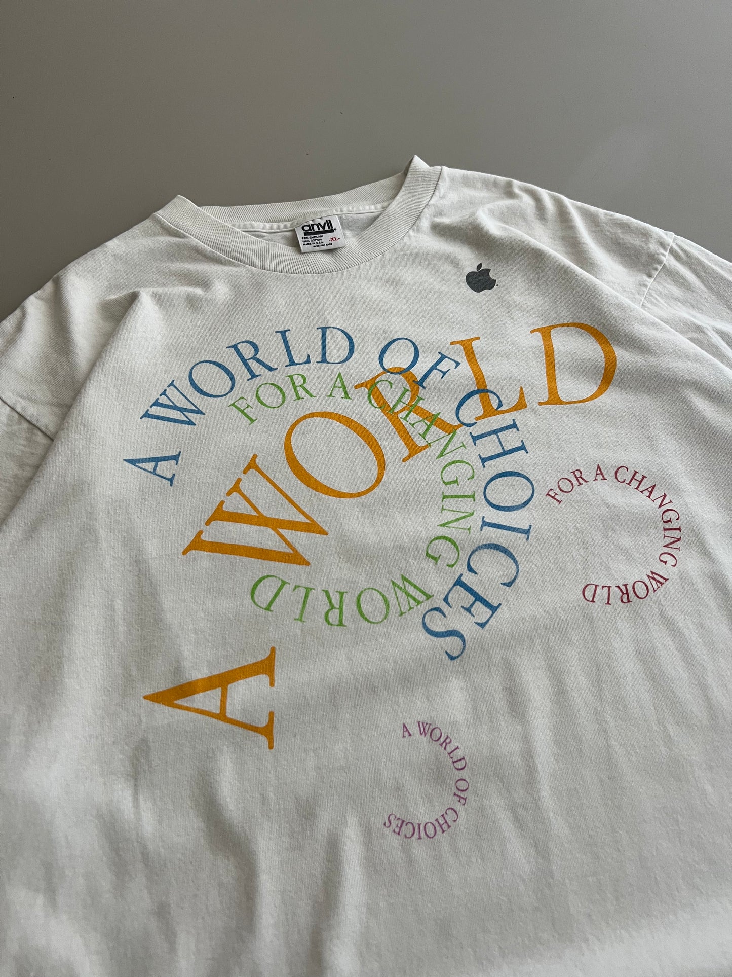 XL 90s Apple A World Of Choices T-shirt
