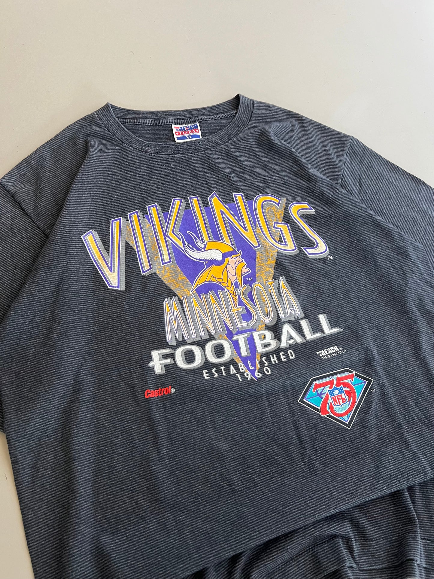 XL 1994 Minnesota Vikings Trench T-shirt