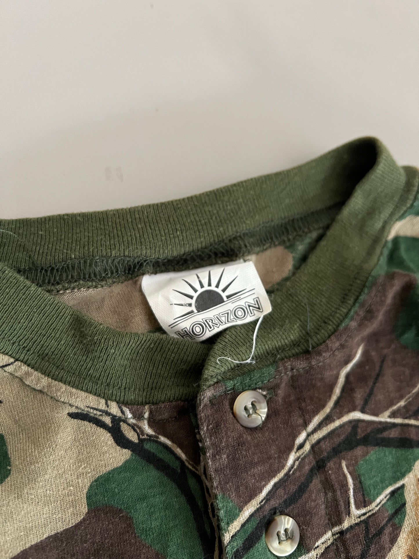 XL 90s Horizon Camo Henley