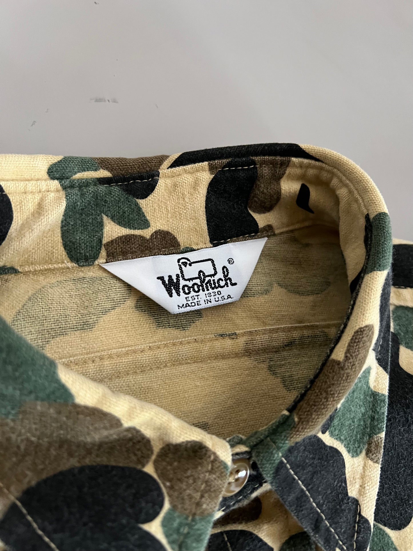 Large 90s Woolrich Duck Camo Button Shirt