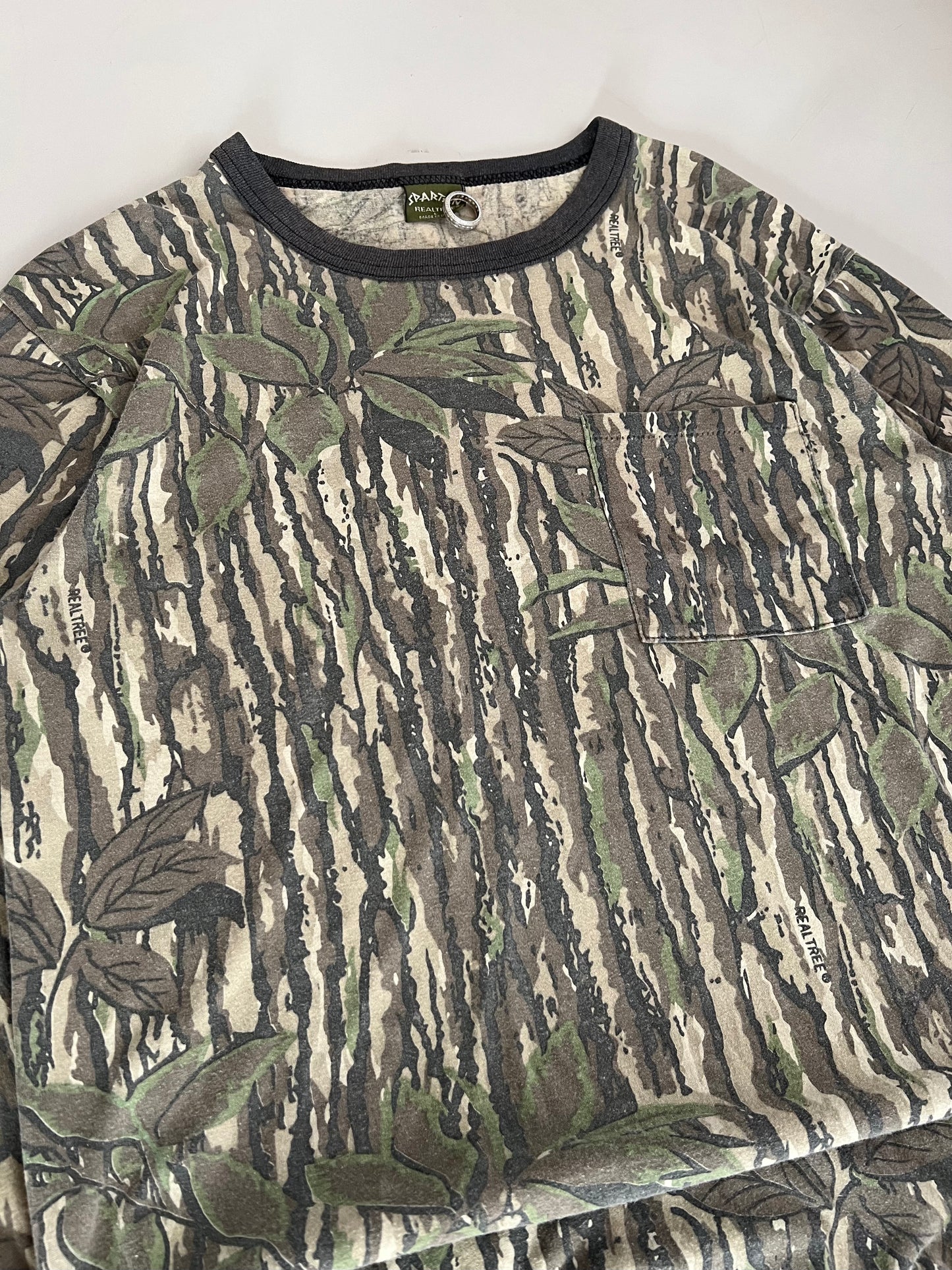Large 90s Spartan Camo Long Sleeve Shirt