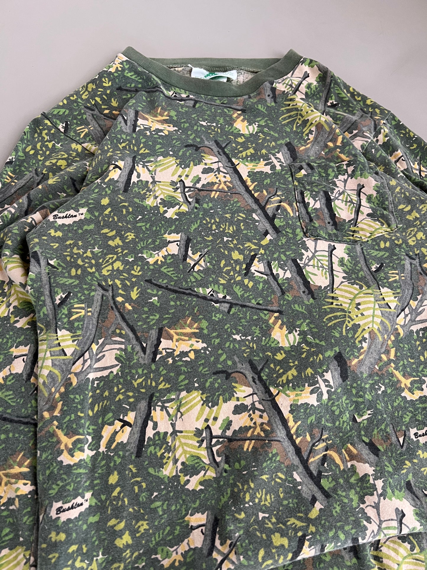 Medium 1989 Bushlan Camo Blank T-shirt