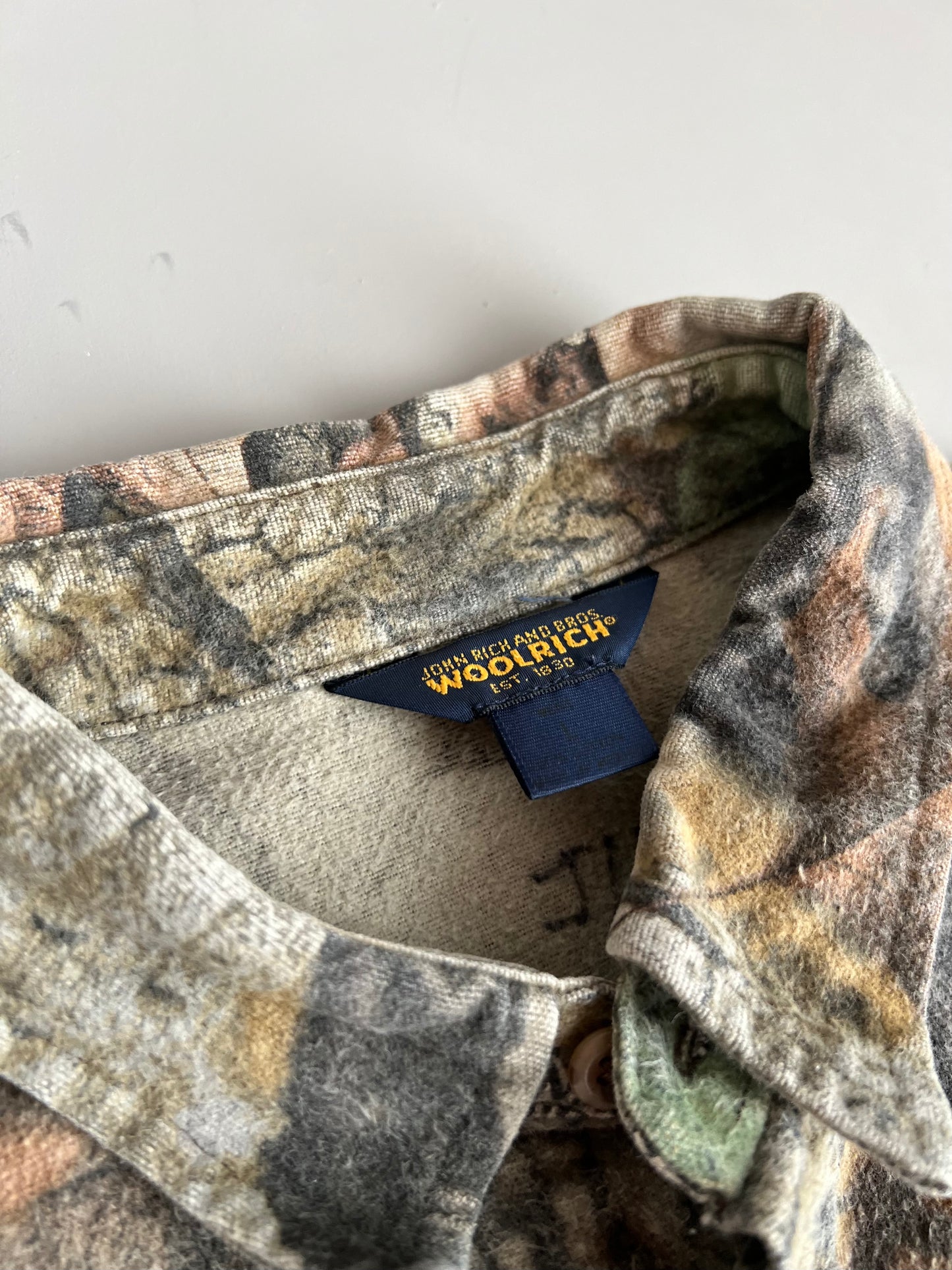 Large 90s Woolrich Camo Button Shirt