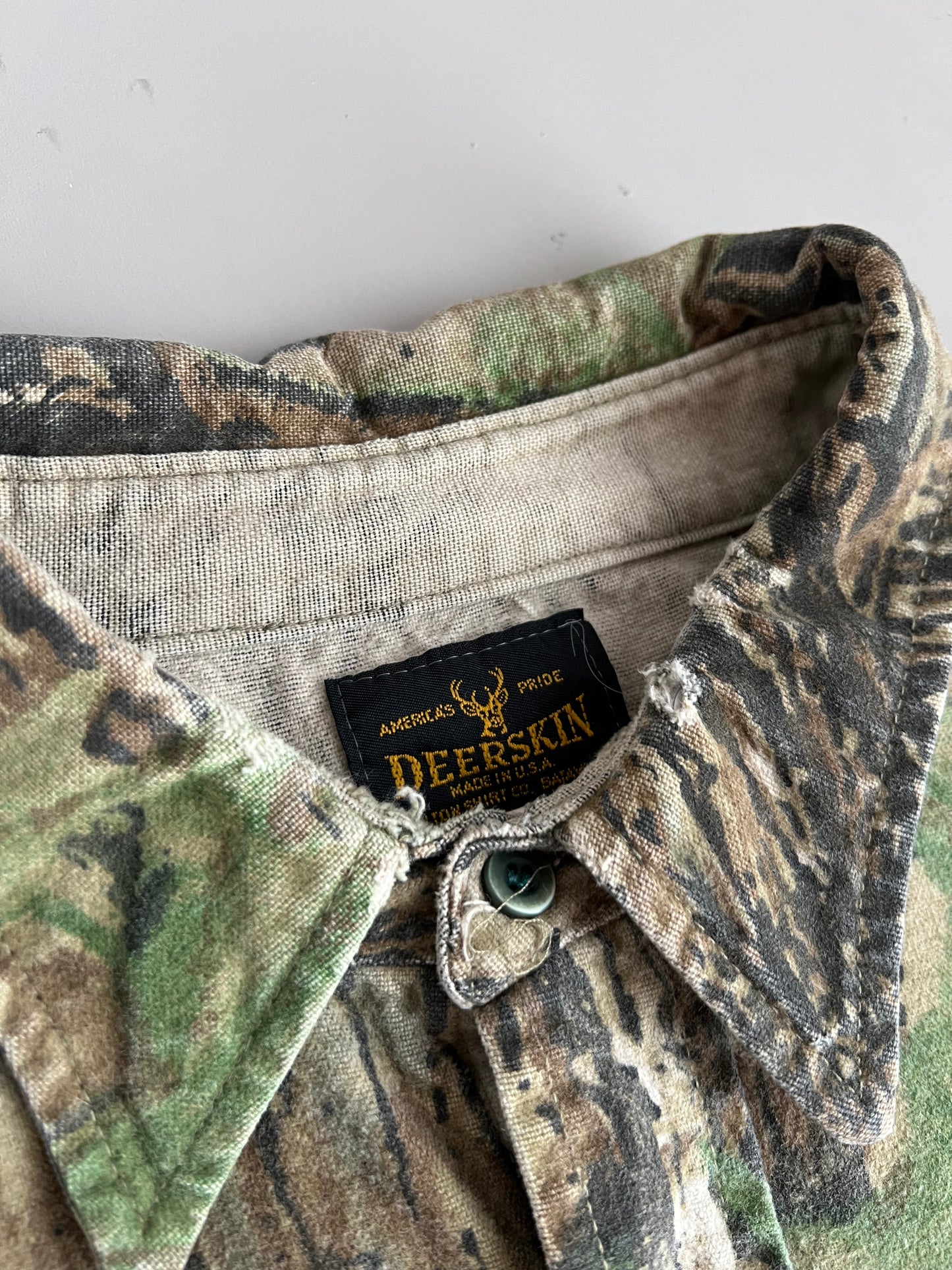 Medium 90s Deerskin Camo Button Shirt