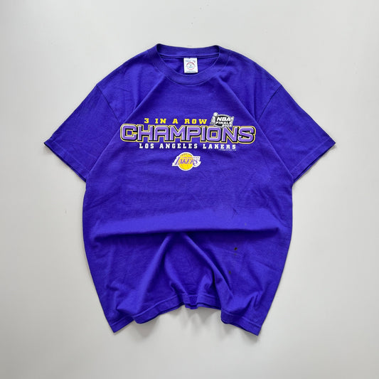 Medium 2002 LA Lakers NBA Finals T-shirt