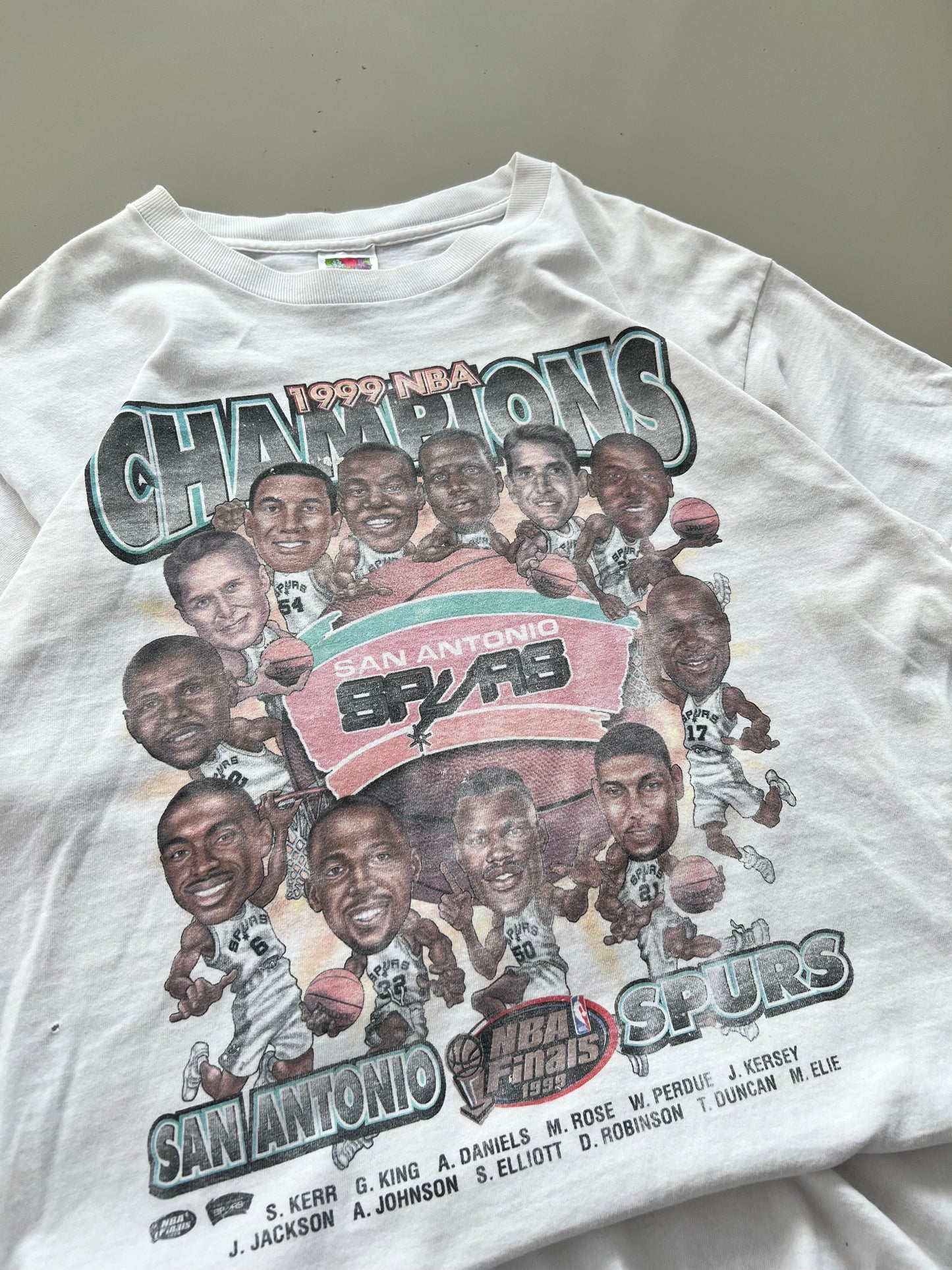 Large 1999 San Antonio Spurs NBA Finals Caricature T-shirt