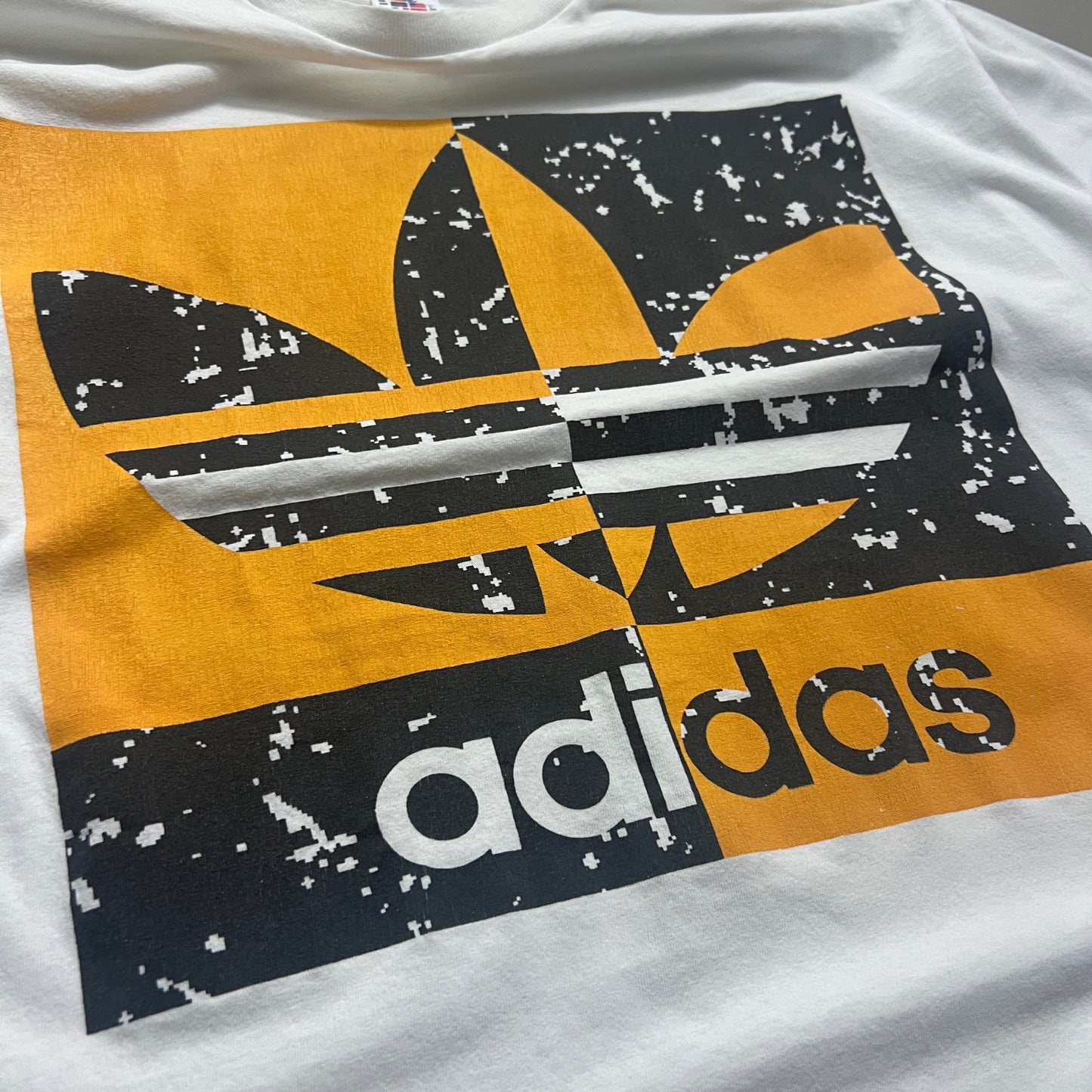 Large 1990s Adidas Tre Foil T-shirt