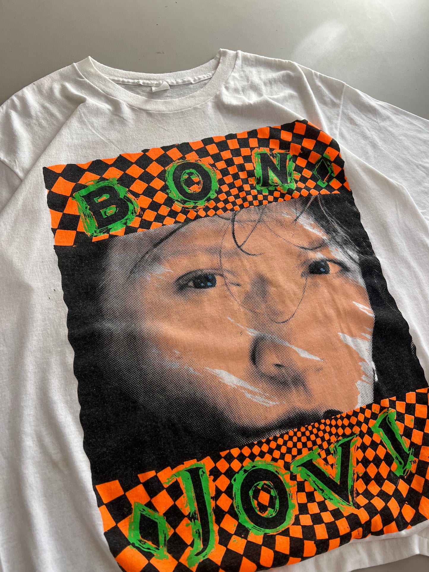 XXL 1989 Bon Jovi Rocks the Earth Tour T-shirt