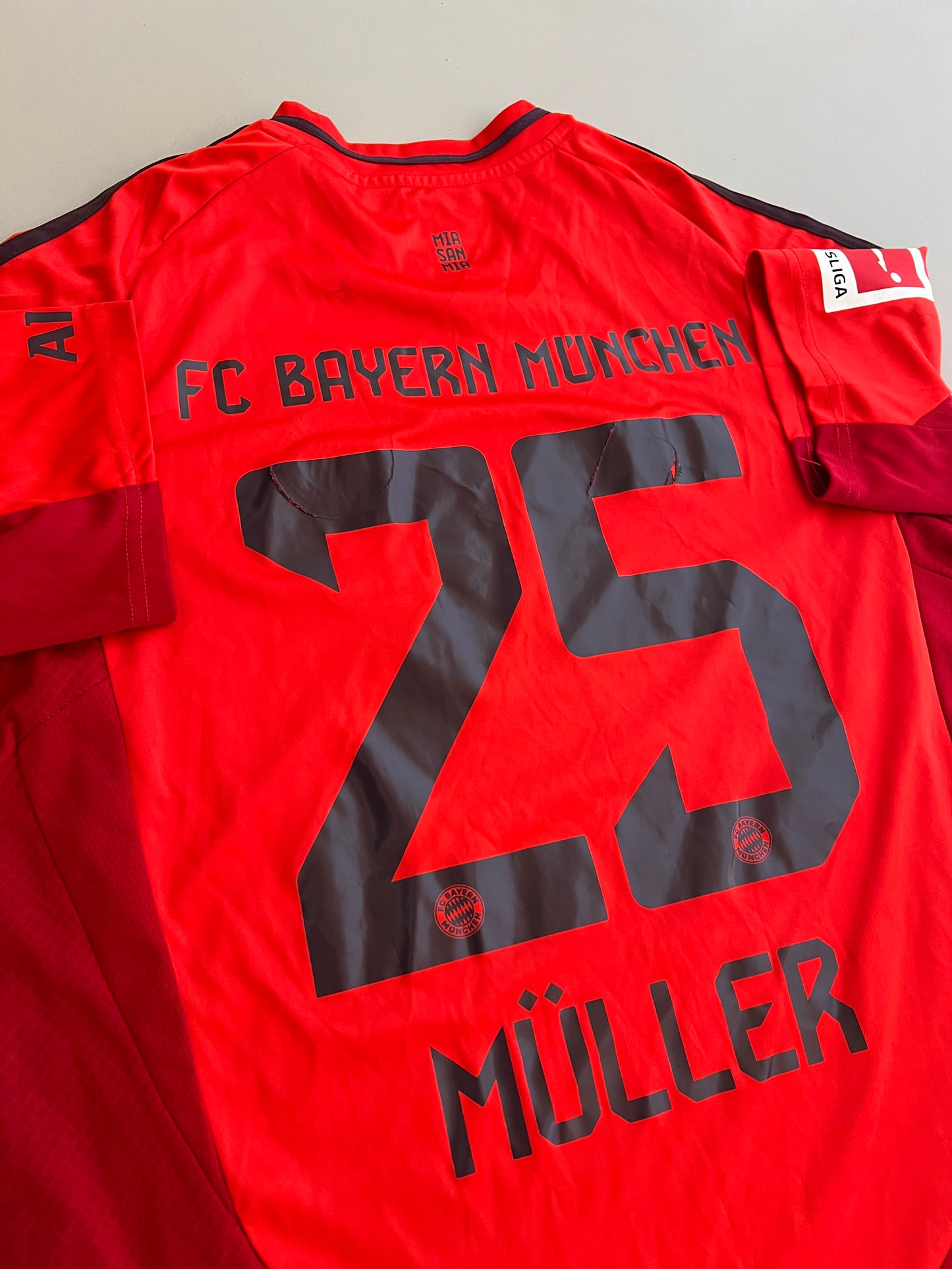 Large Adidas FC Bayern Munchen Thomas Muller Kit
