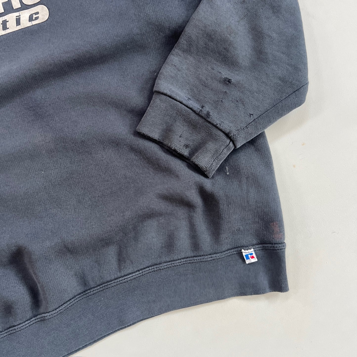 Large 2000s Russell Athletic Sweatshirt